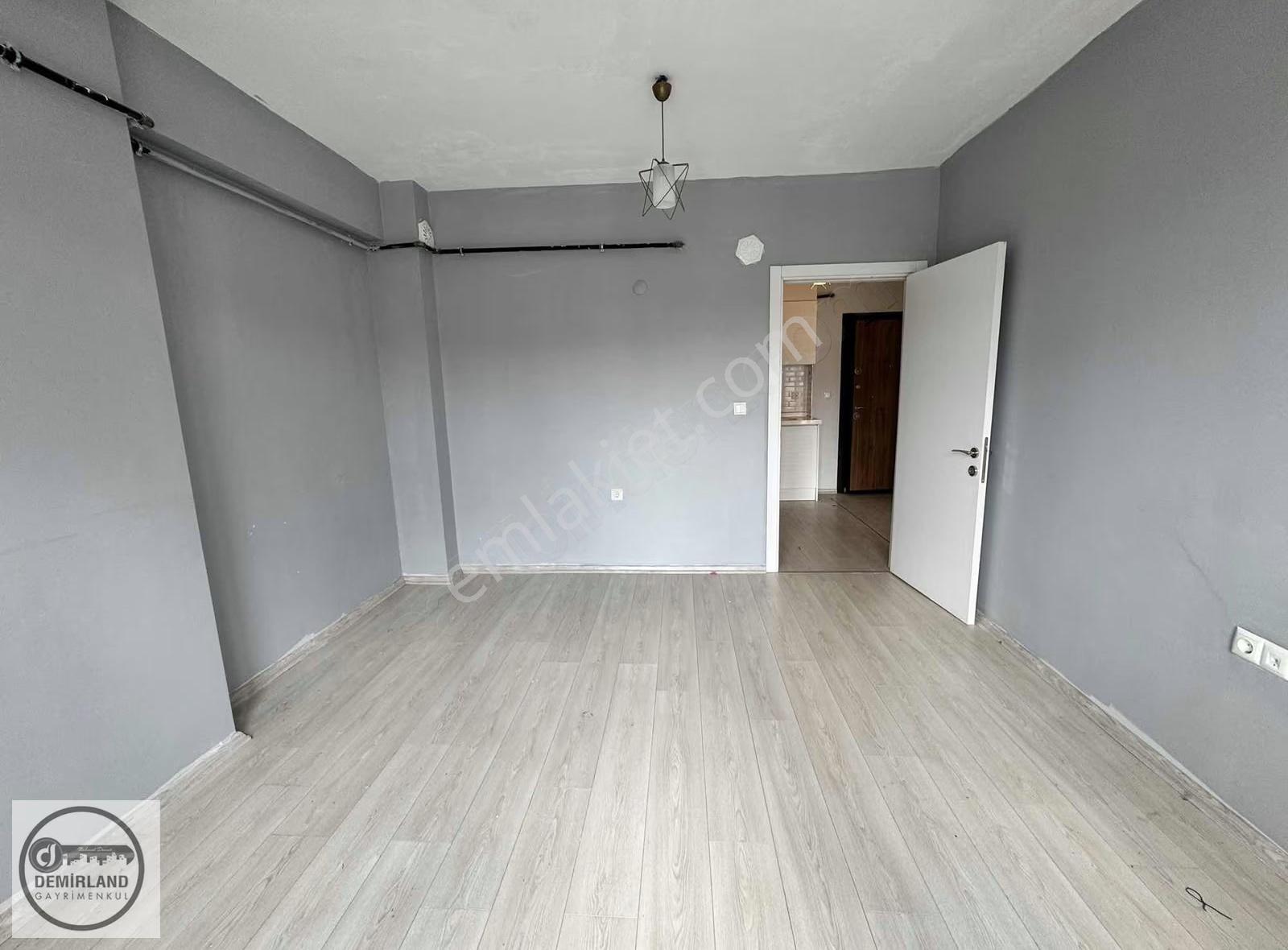 Demirland'dan Kiralık Kafeler Caddesi'nde 1+1 Ofis - Görsel 6