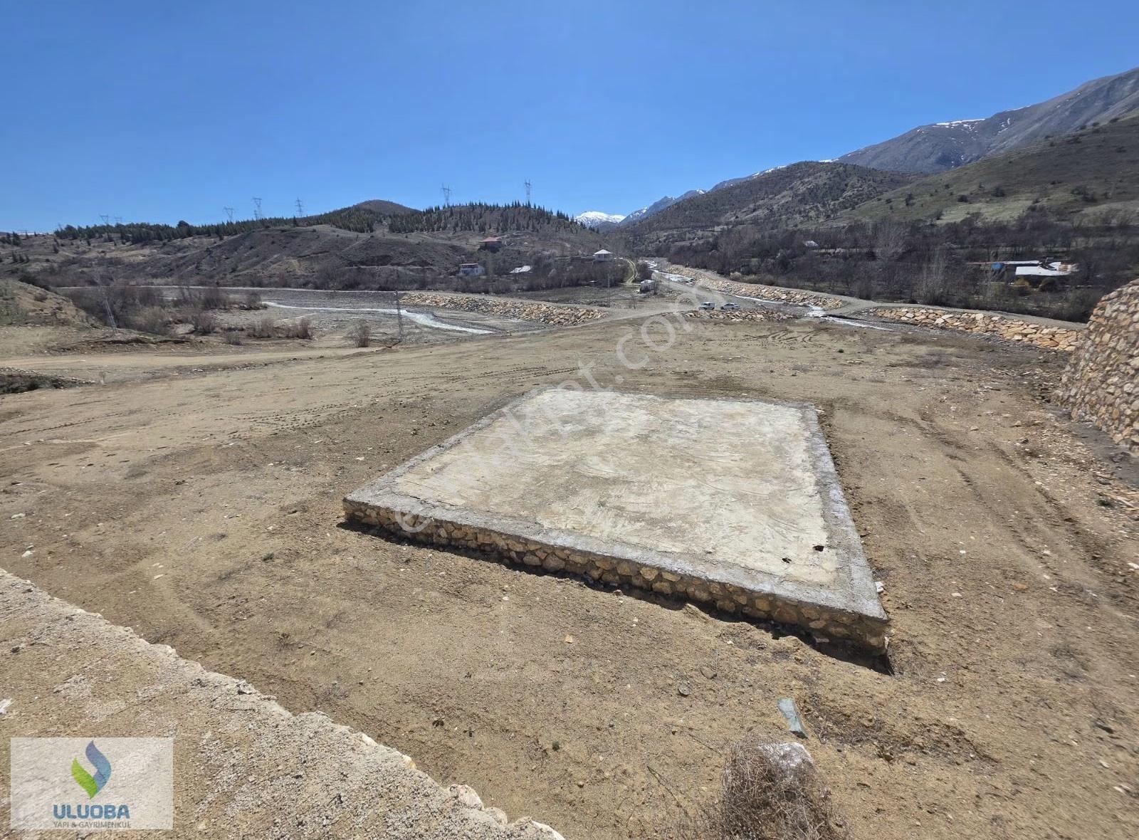 Uluoba'dan Keban Bademli'de Anayol Yanı Ticari Arsa