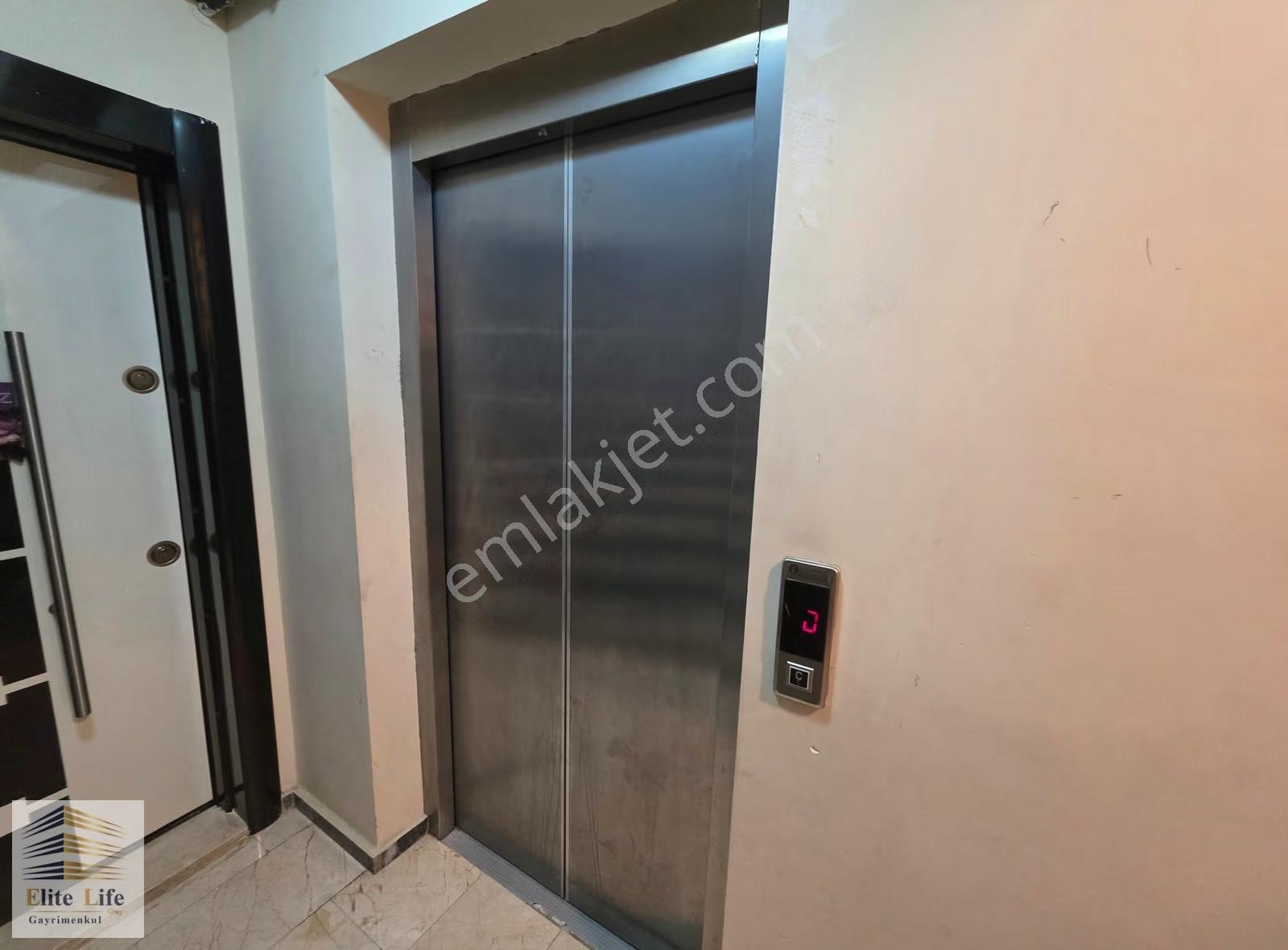 Sancaktepe Osmangazide 2+1 Otoparklı İskanlı Satılık Daire - Görsel 14