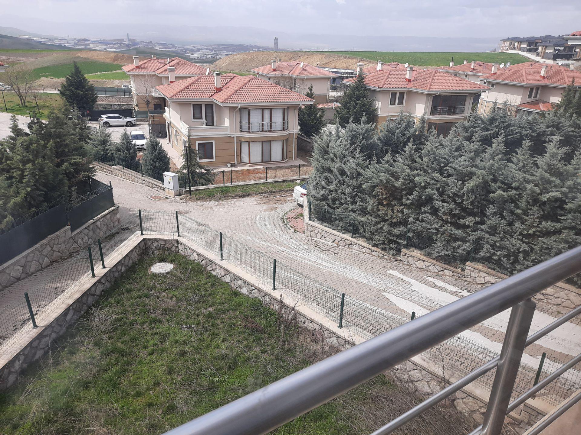 Satılık Lüks Yapılı Villa Mebuskent Siteiçi Bahçe Güney Güvenlik Manzara Ahmet Memiş Yenimahalle - Görsel 25