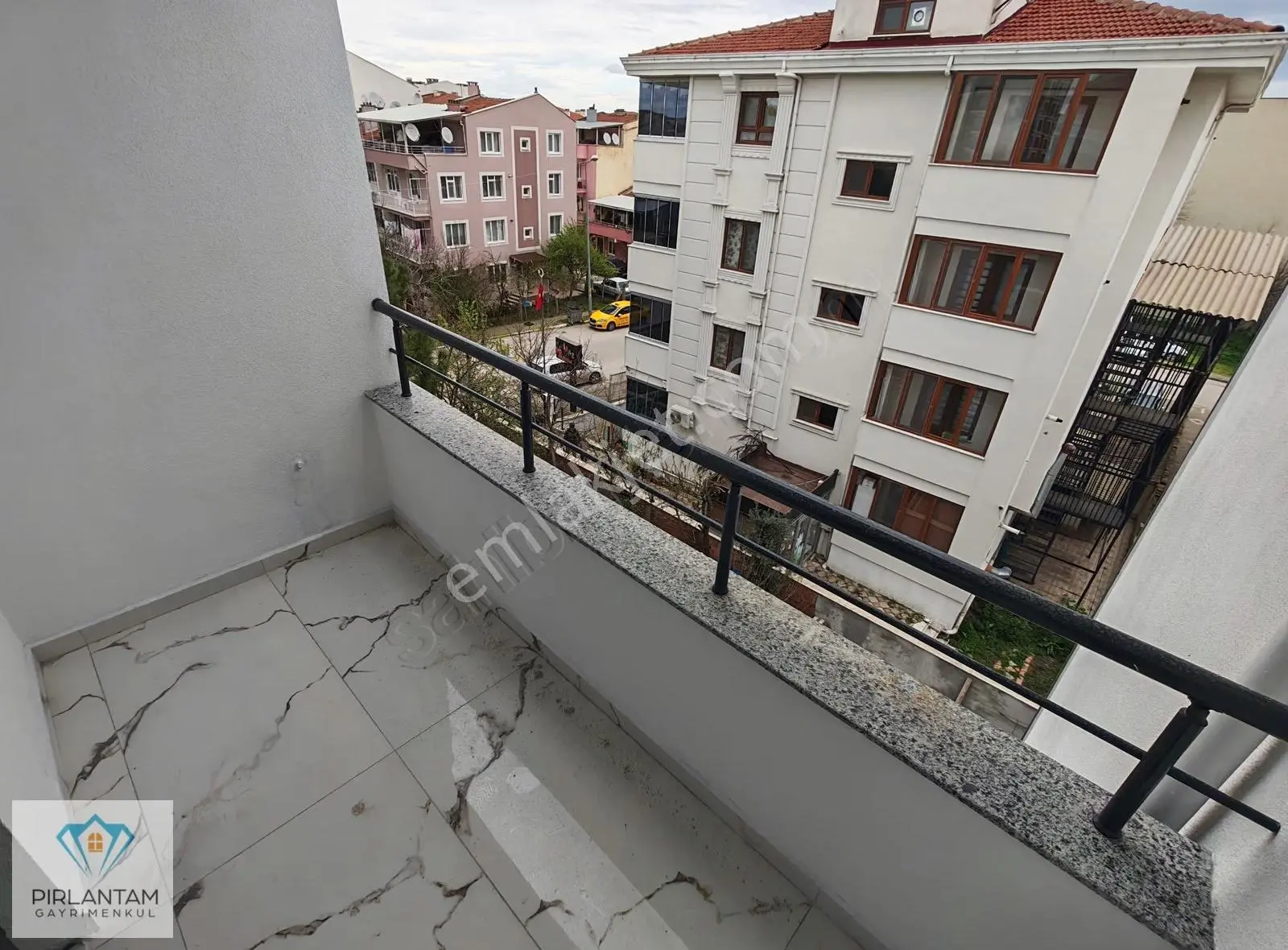 Plevne Mahallesinde Sıfır 2+1 Satılık Daireler - Görsel 2