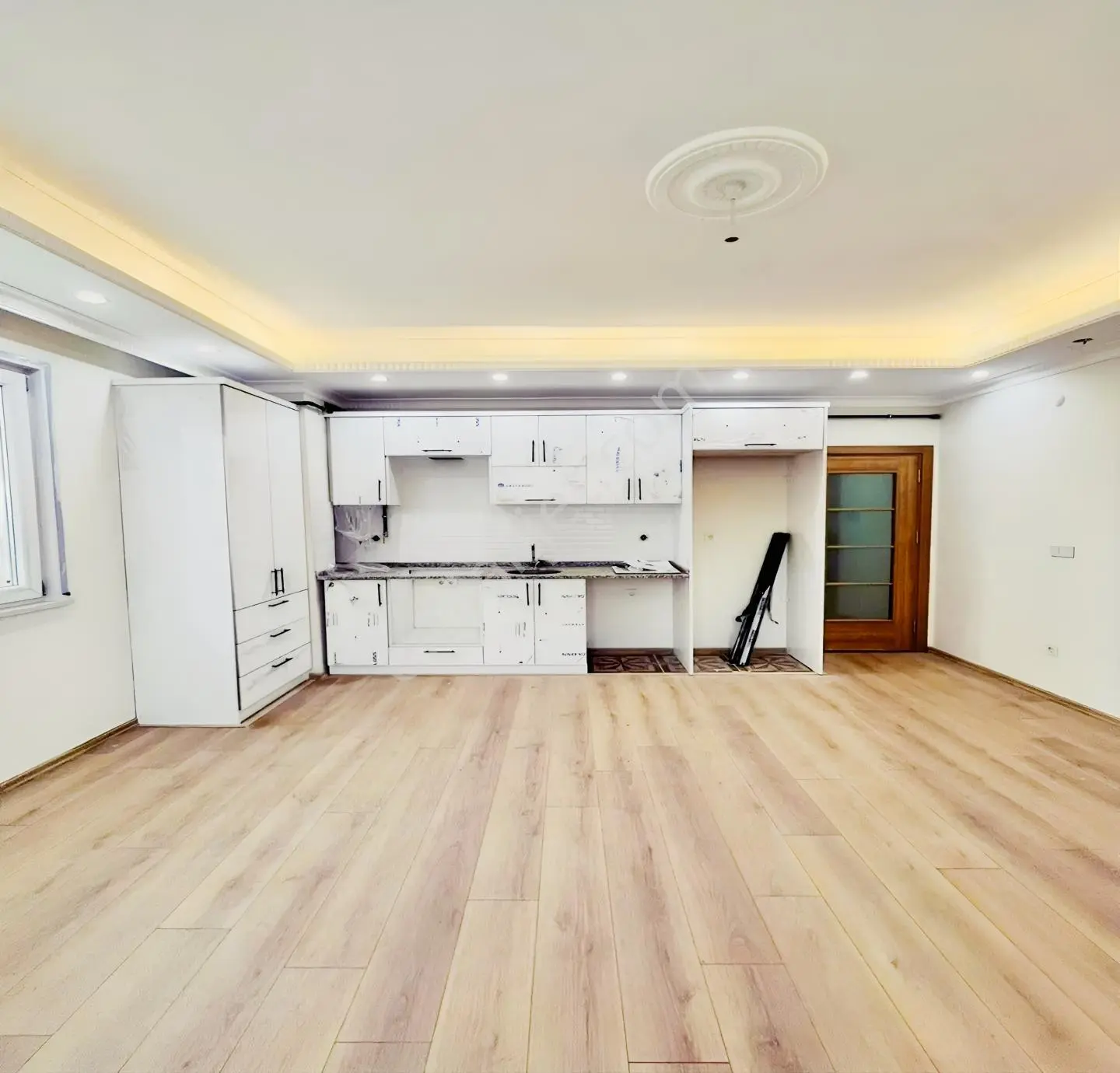 Kod 3222 Alemdağ Mah. Orman Manzaralı Ferah Ara Kat 2+1 Satılık - Görsel 2