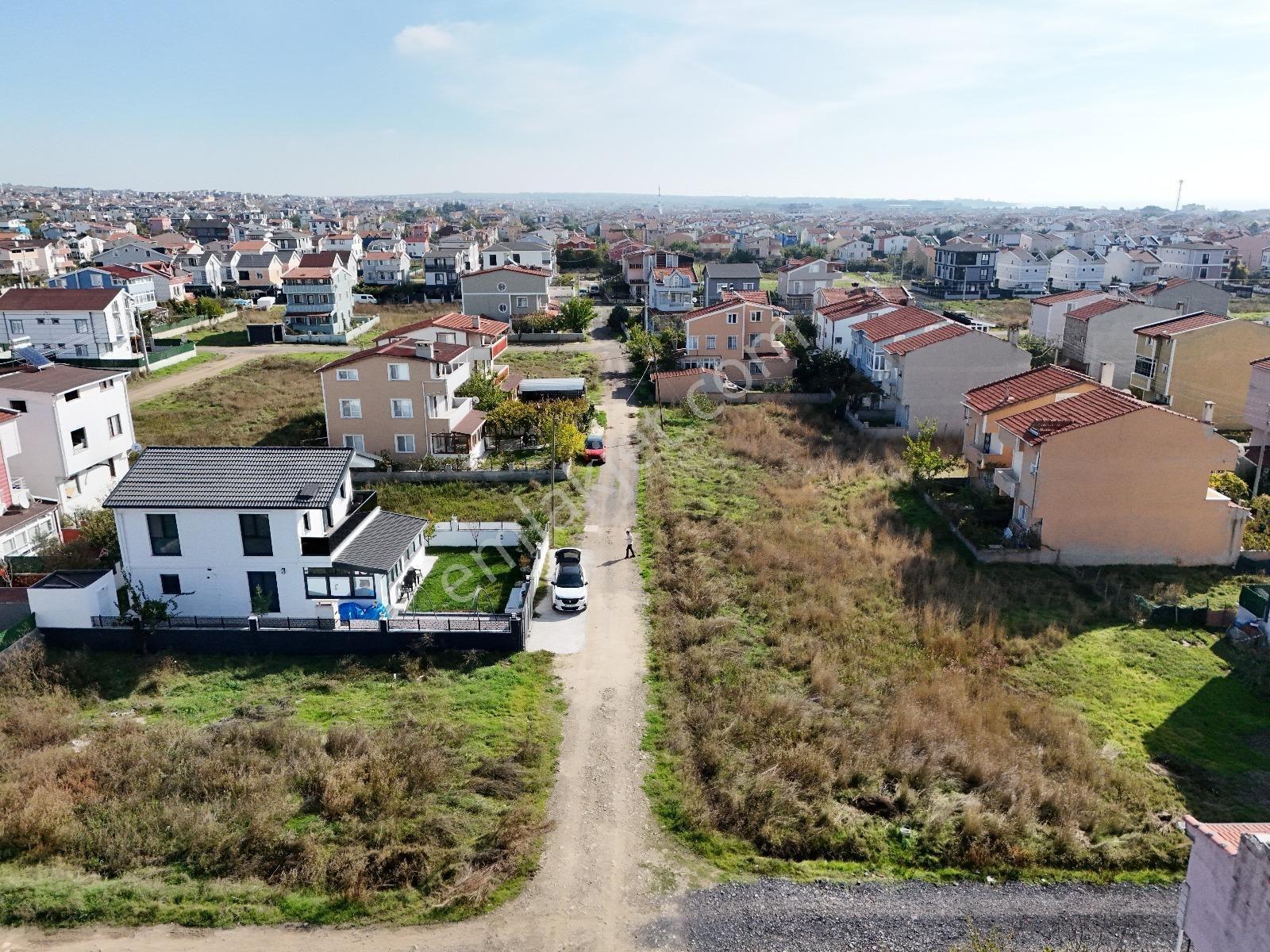 Yeniçiftlikte Merkezi Konumda 165 M2 Villa İmarlı Arsa