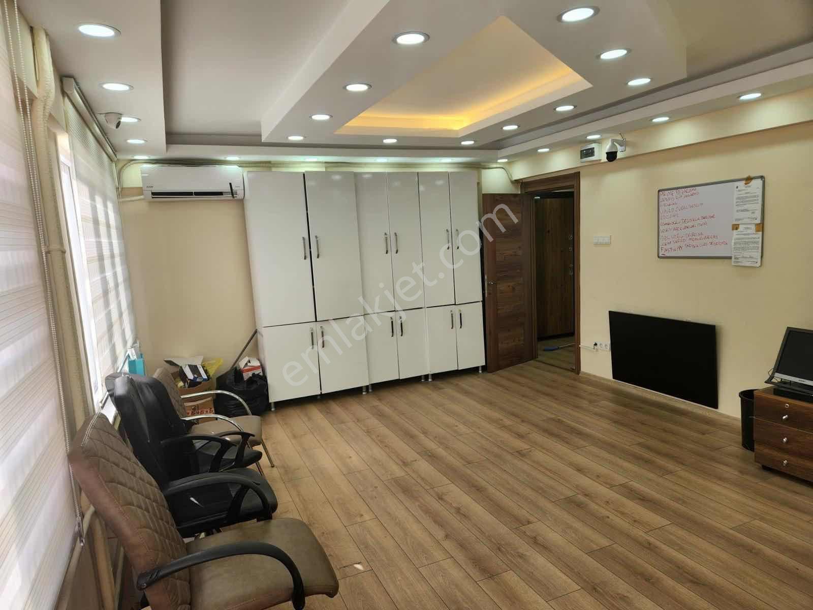 Laleli Meydan' Da Tramvay Durağın Dibinde Satılık Ofis - Görsel 8