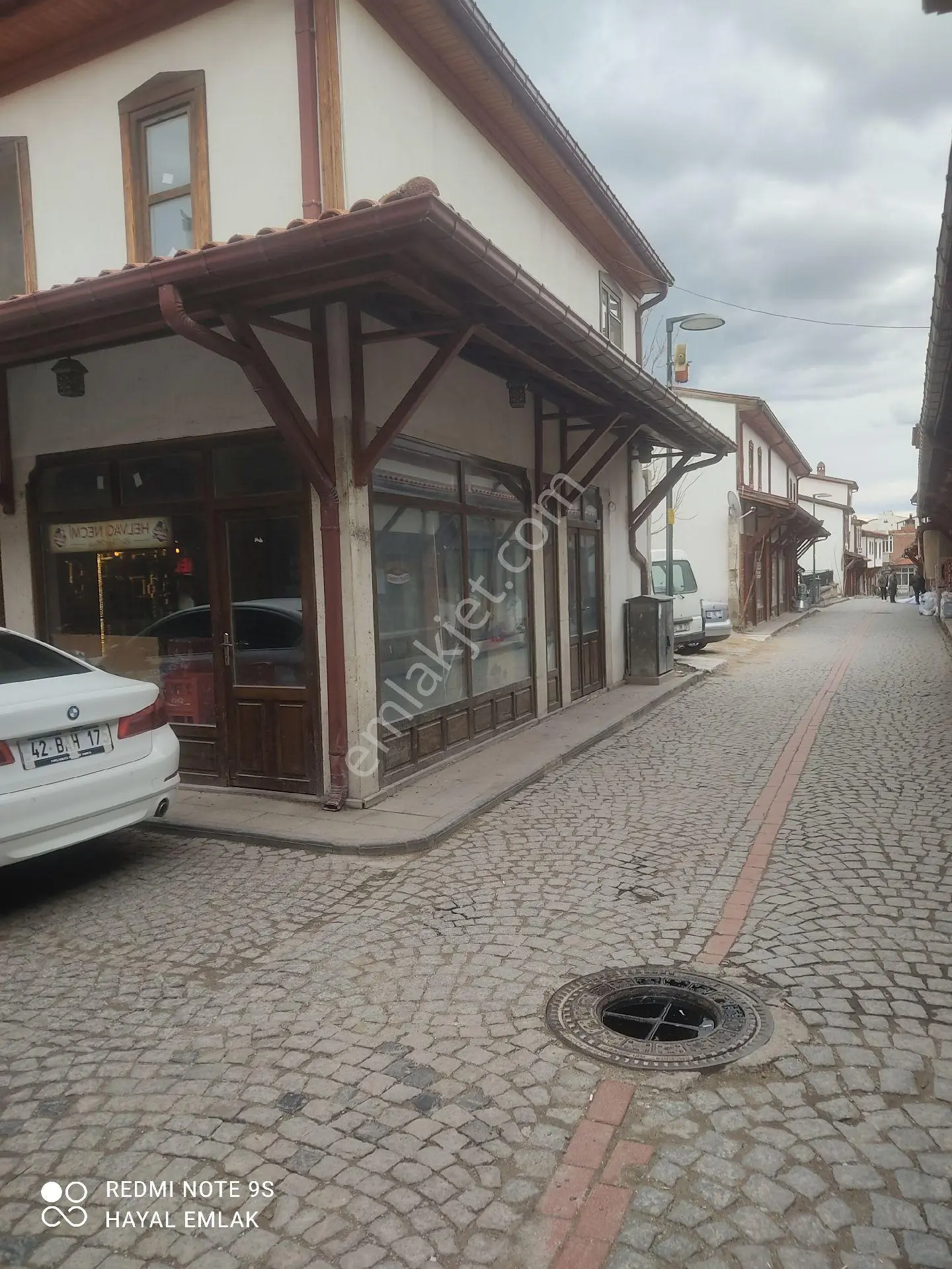 Hayal Emlak'tan Arastada Satılık Dükkan