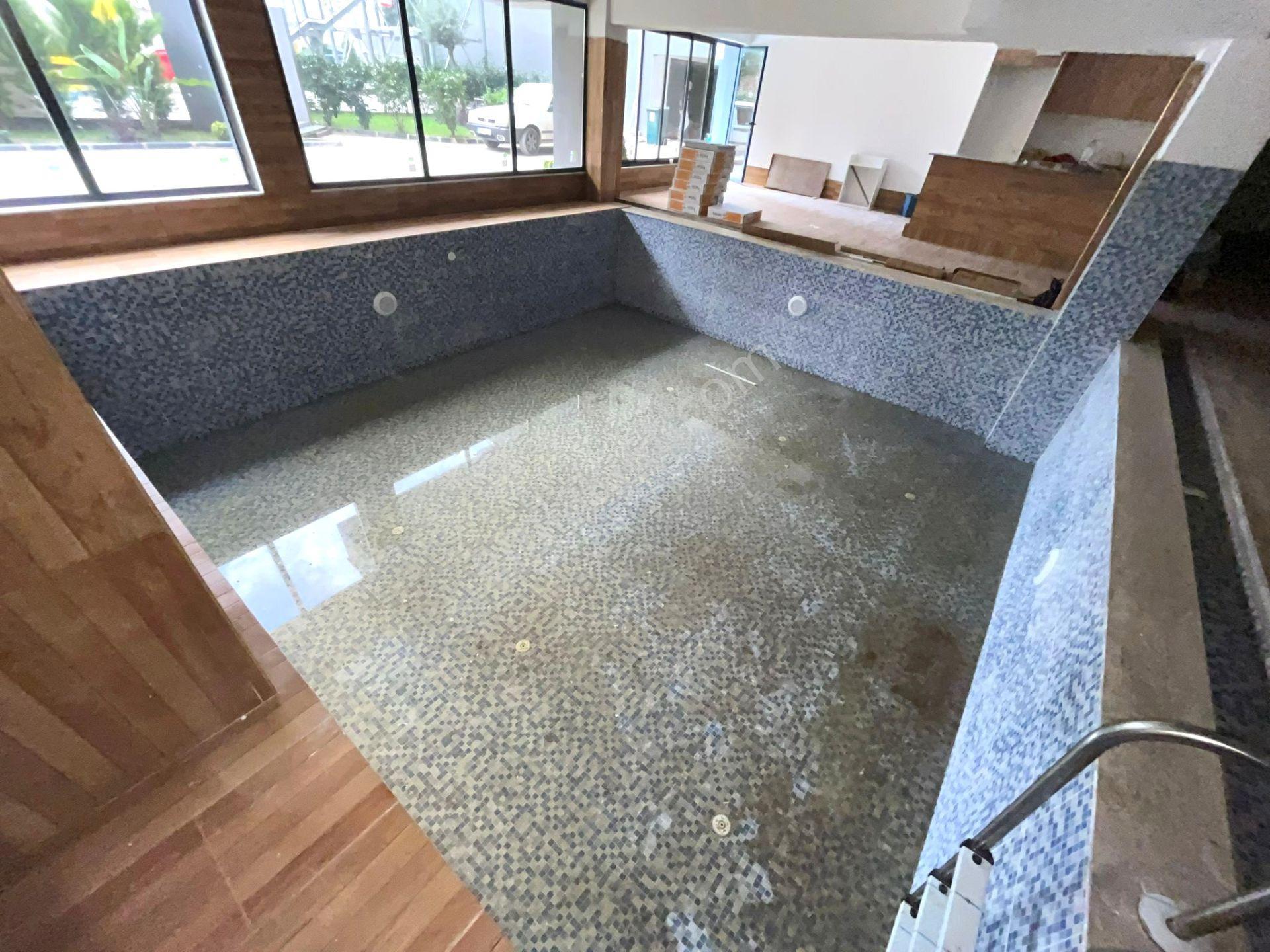 Üstünkent- Tömükte Aqualı Sitede 1+1 Eşyalı Satılık Lüks Daire - Görsel 19