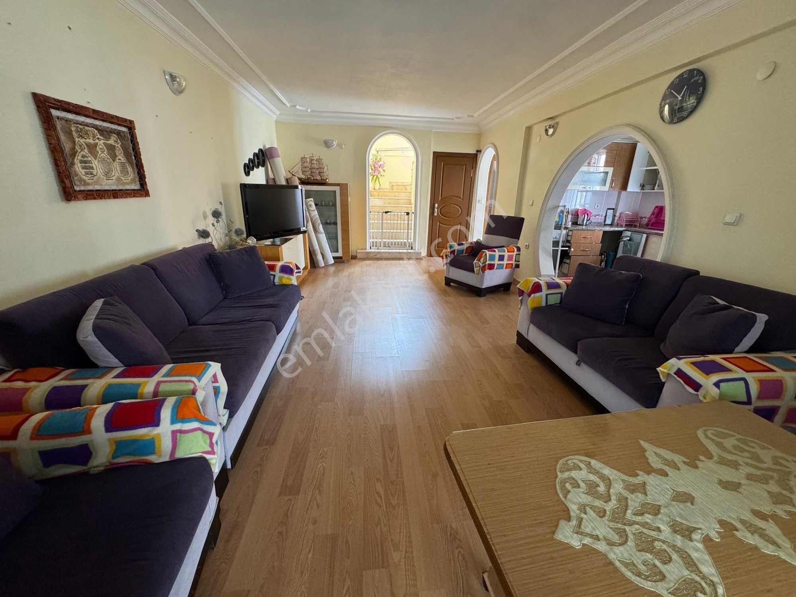 3+1 Esyali Kiralik Mustakil Villa Denize Sifir - Görsel 28