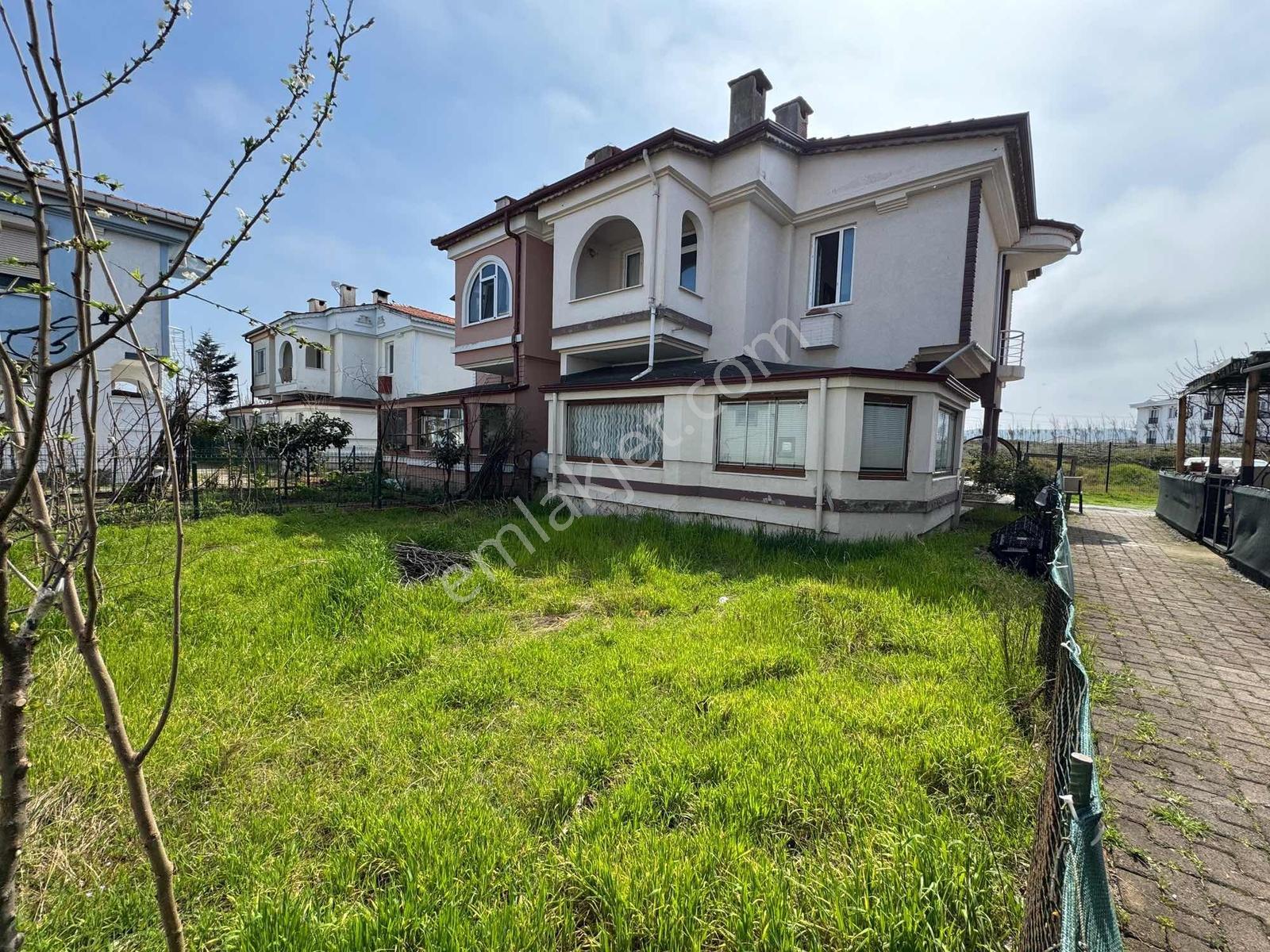 3+1 Esyali Kiralik Mustakil Villa Denize Sifir - Görsel 32