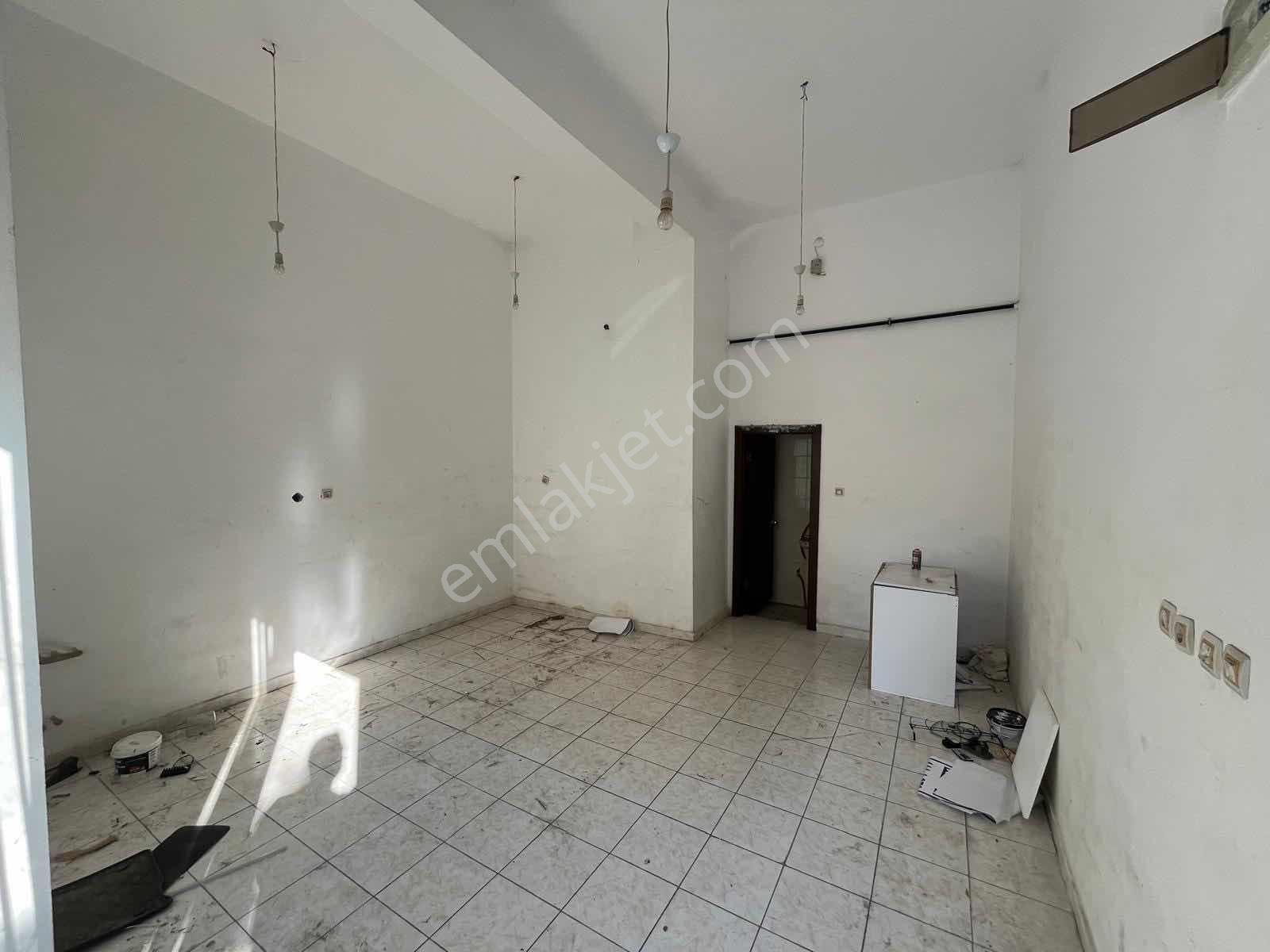 Mülk Emlak Ofisinden Pazar Yakını 30 M2 Kiralık Kepenkli Dükkan - Görsel 16