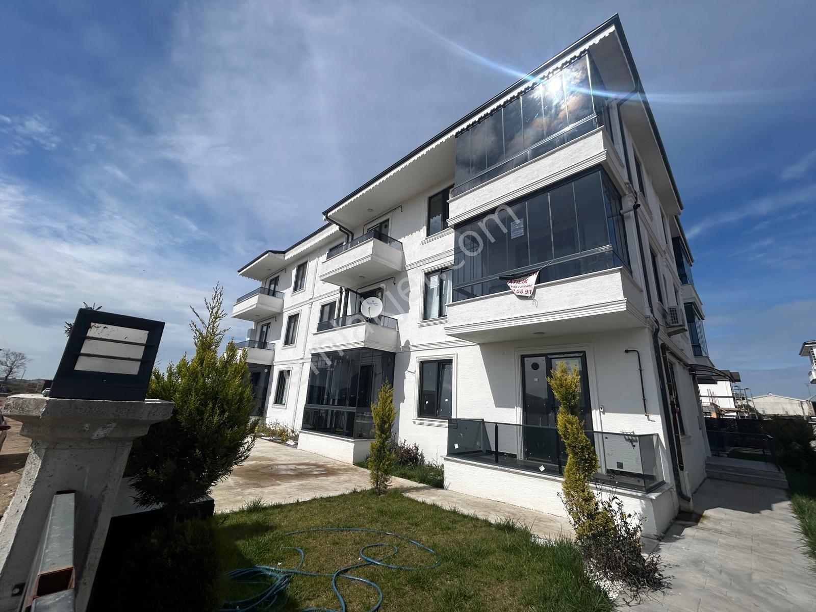 Havuzlu Sitede Ara Kat Sıfır 2+1 Yerden Isıtmalı Kiralık - Görsel 3
