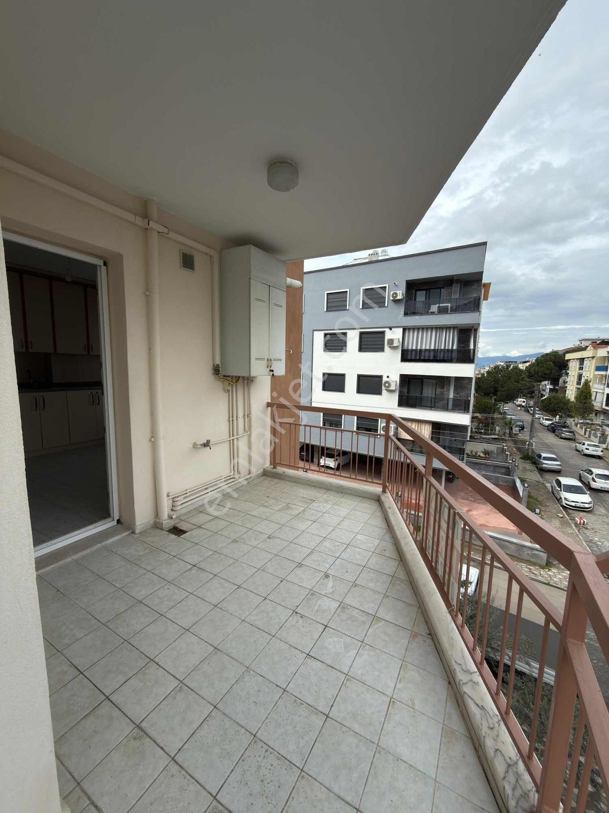 Nova'dan Cumhuriyet Mh Bahçeli Evlerde Kiralık Arakat Daire - Görsel 15