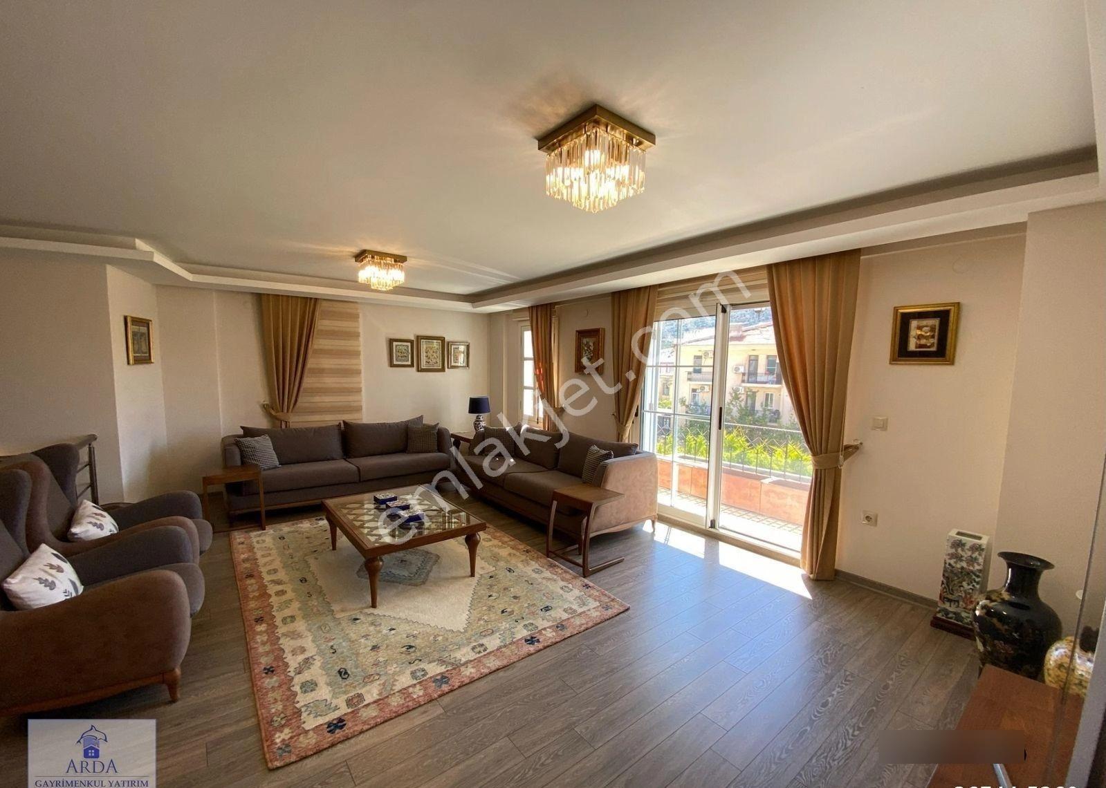 Çeşme Marina Yakını 3 Oda 2 Salon Kapalı Şık Verandalı Satılık Dubleks Lüks Daire - Görsel 7