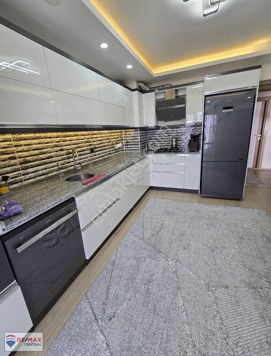 Re/max Central'dan Mehmet Akif'te 3+1 Lüx Daire - Görsel 22