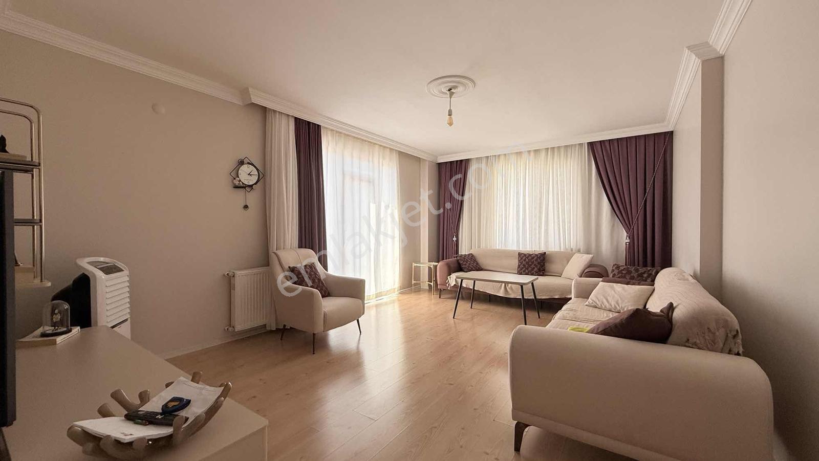 Kartal Satılık 2+1 Geniş Daire, Deniz Manzaralı, İskanlı