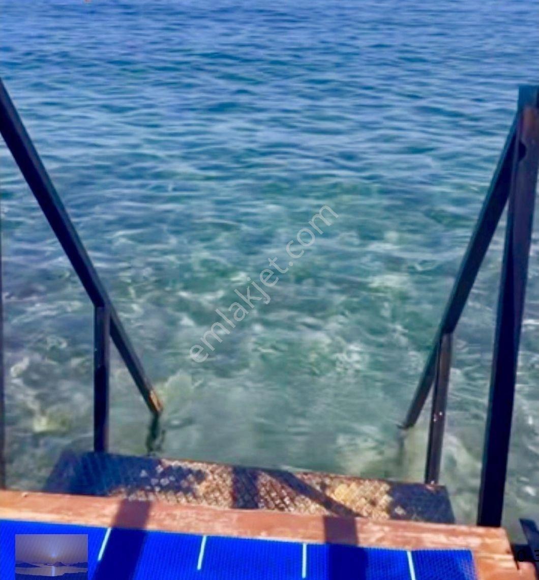 Denize Yakın Sitede Satılık Eşyalı Üstkat Daire Özel Plajlı Ev Krediye Uygun İngilizden Manzaralı Ev - Görsel 24