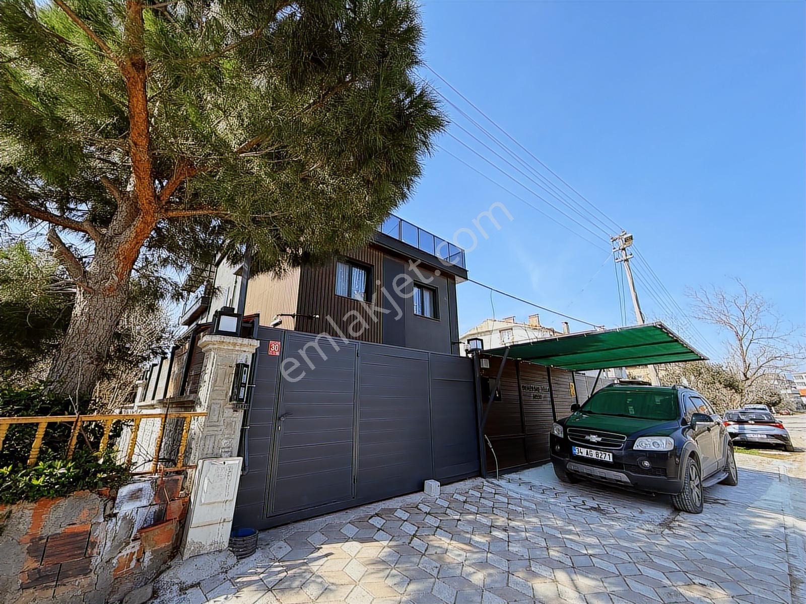 Burhaniye Merkez'de 387m² Arsada Özel Yapım Tam Müstakil Villa ! - Görsel 3