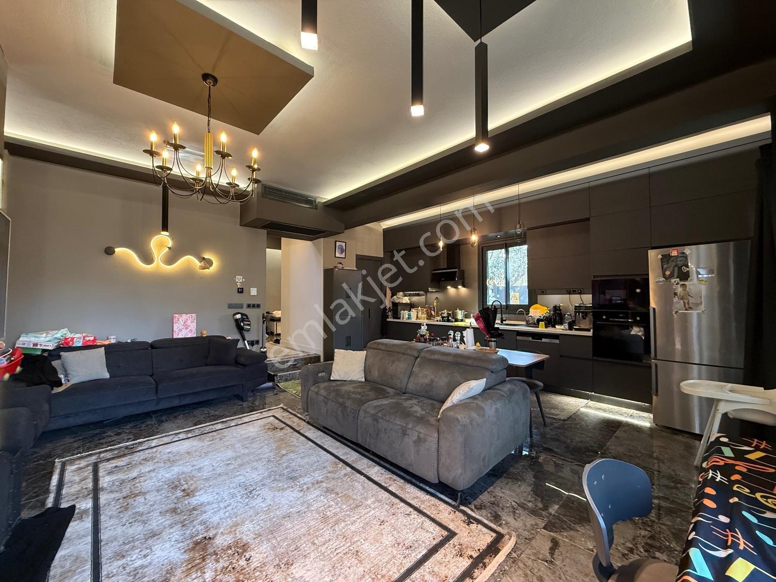 Burhaniye Merkez'de 387m² Arsada Özel Yapım Tam Müstakil Villa ! - Görsel 8