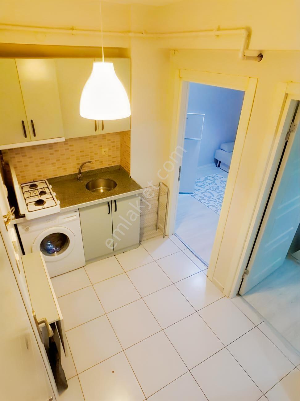 Gama'dan Bahçelievler'de Kiracılı &eşyalı Satılık Apart Daire - Görsel 2