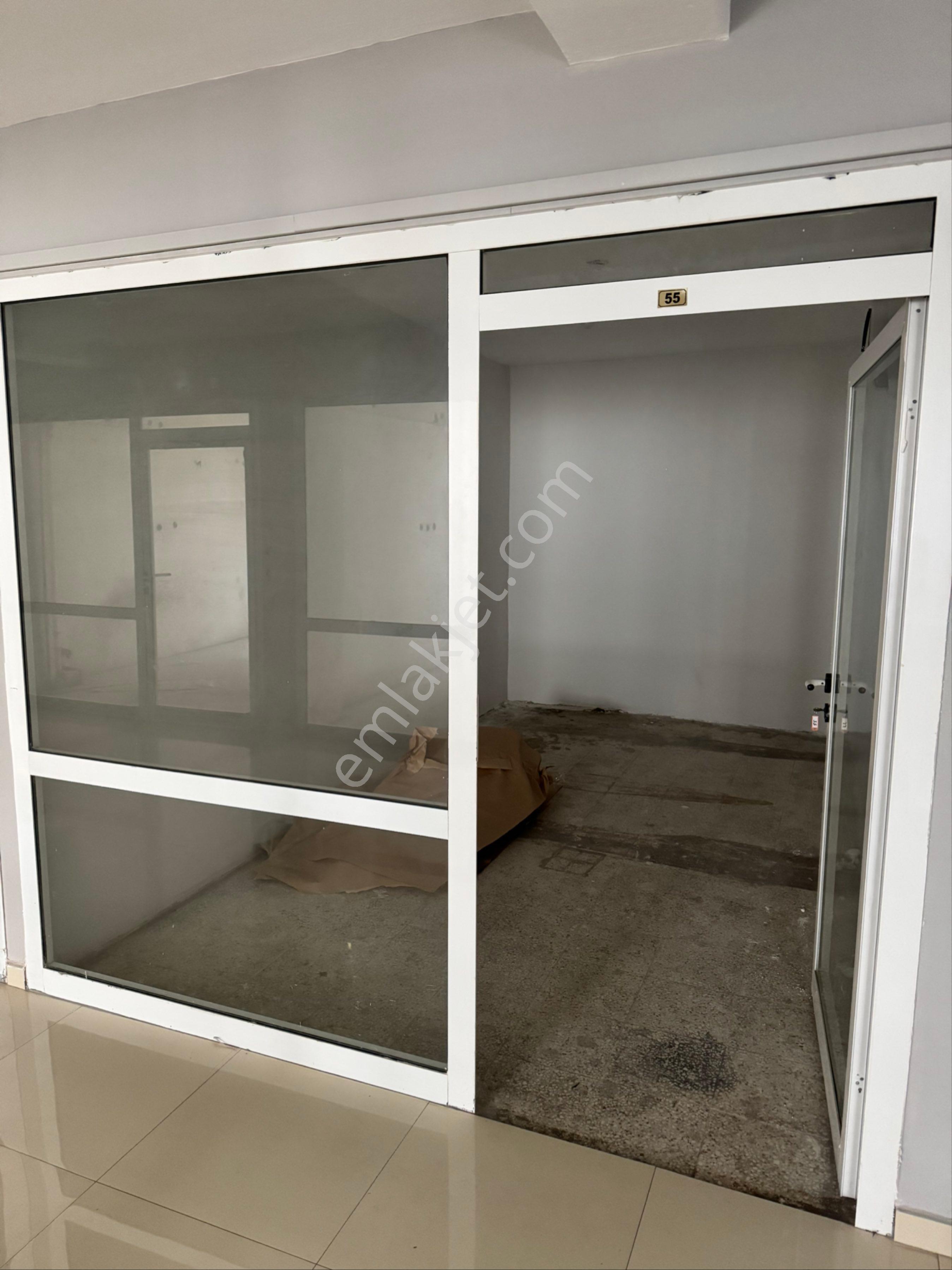 Silivri Merkezde Kiralık Dükkan Büro/ofis