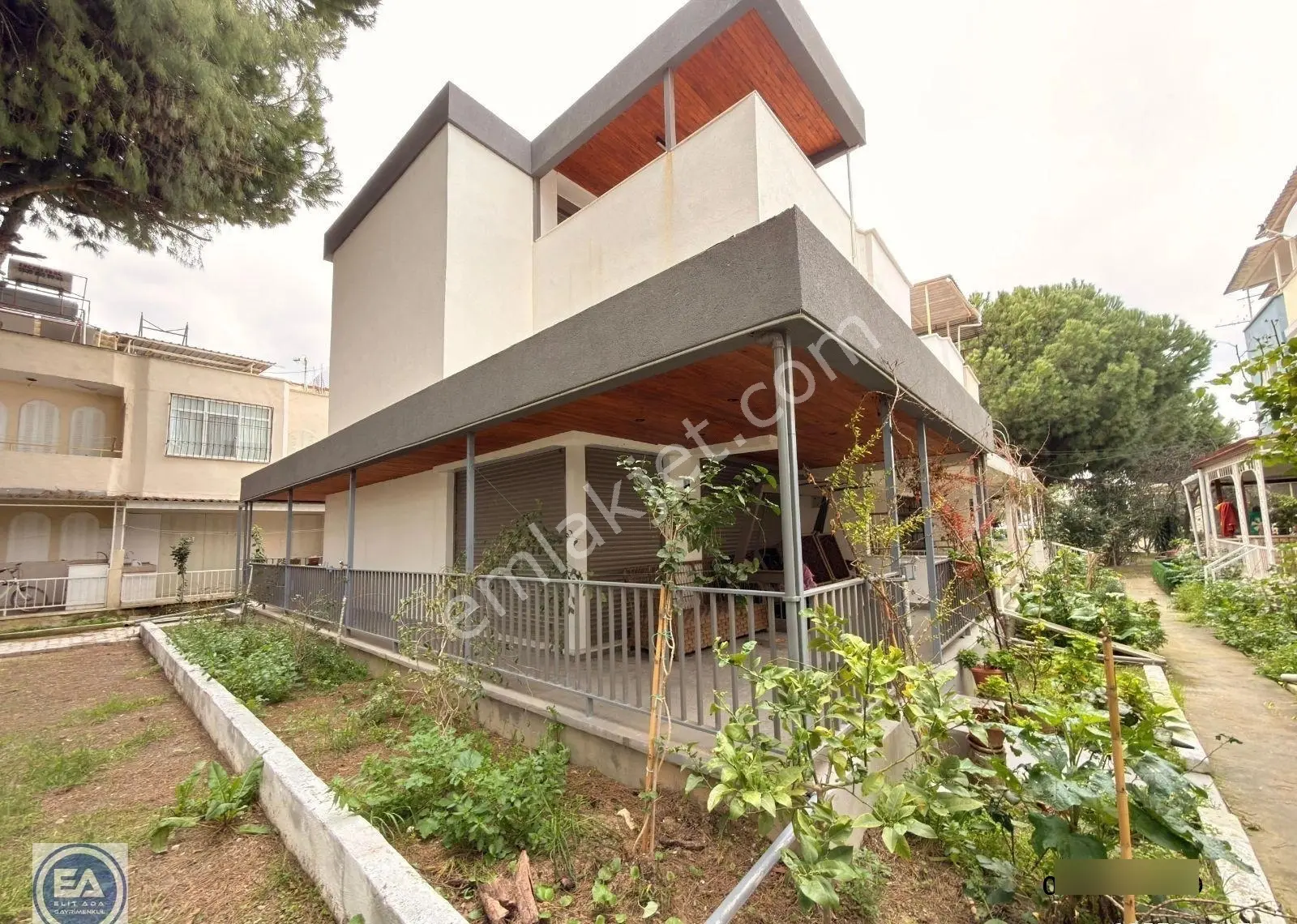 Kuşadası Kadıkalesi Bölgesinde Satılık 4+1 Yazlık