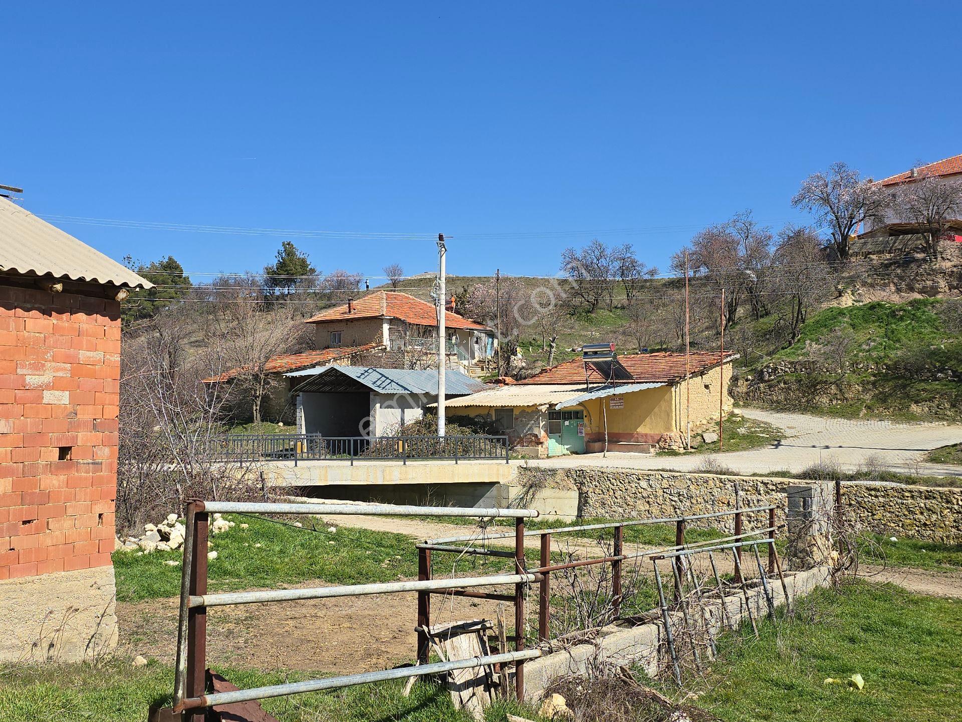 Denizli Çivril Karahacılı Köyiçi 400m² Bahçe. 2kat 280m2 Konut İmarlı. 1404m² Tarlada Var Açıklamada - Görsel 22