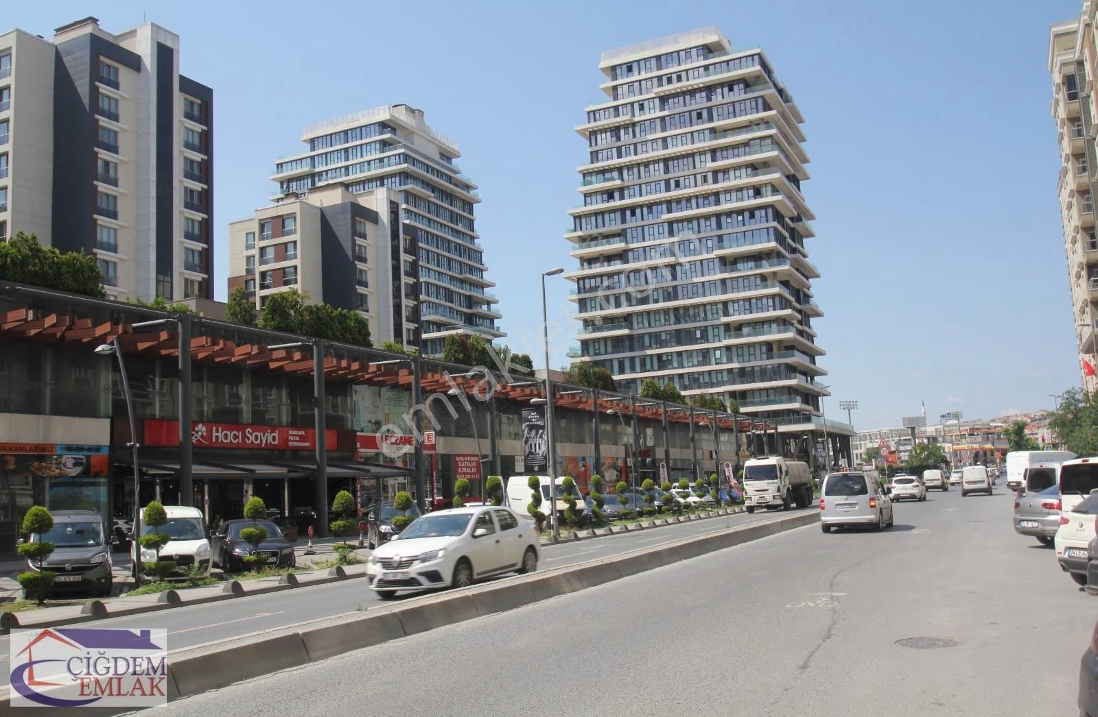 The İstanbul Residence Kir Ve Satış Ofisinden 1+1 Köşe Balkonlu
