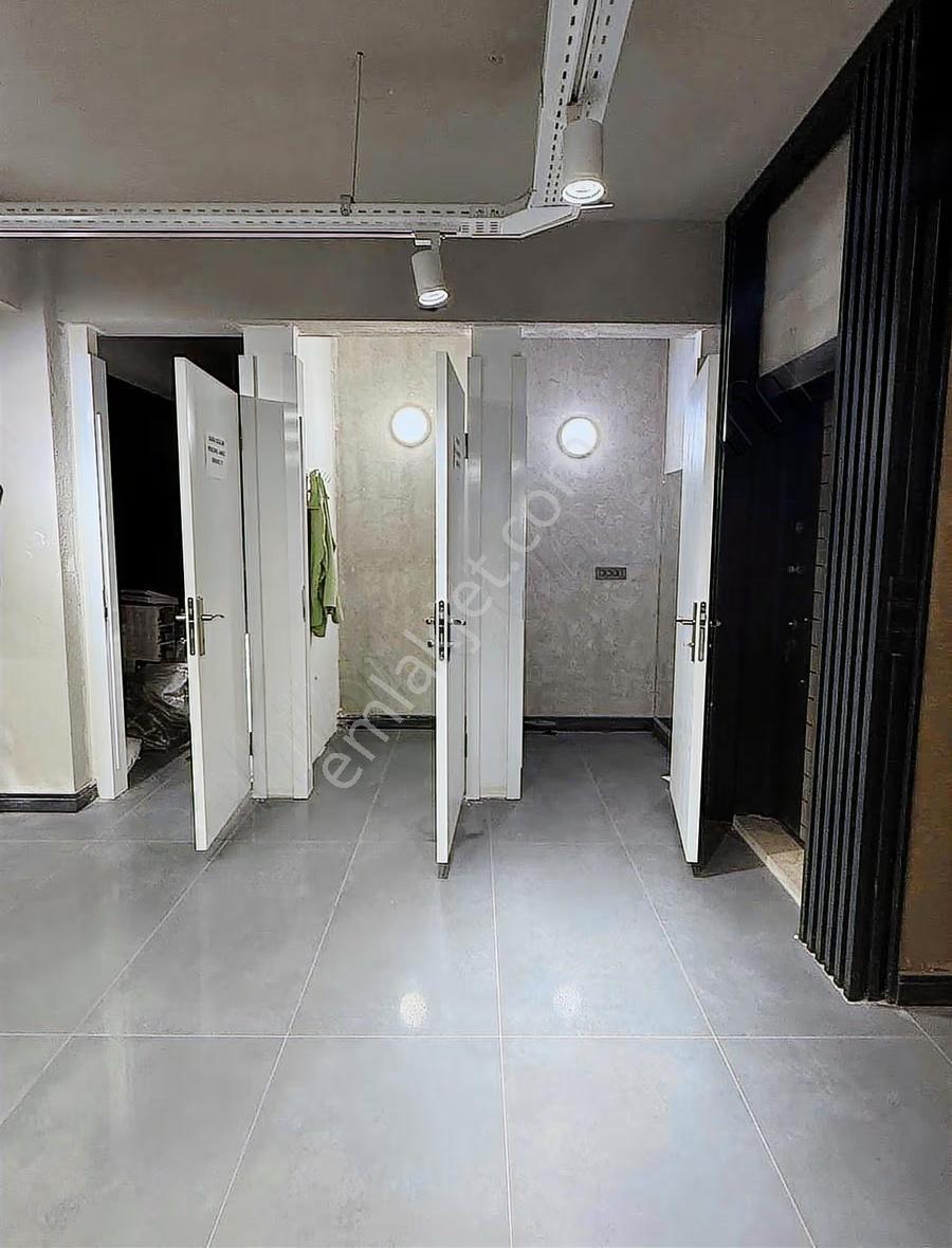 29 Ekim Bulvarı Üzerinde Devren Kiralık Giyim Mağazası - Görsel 7