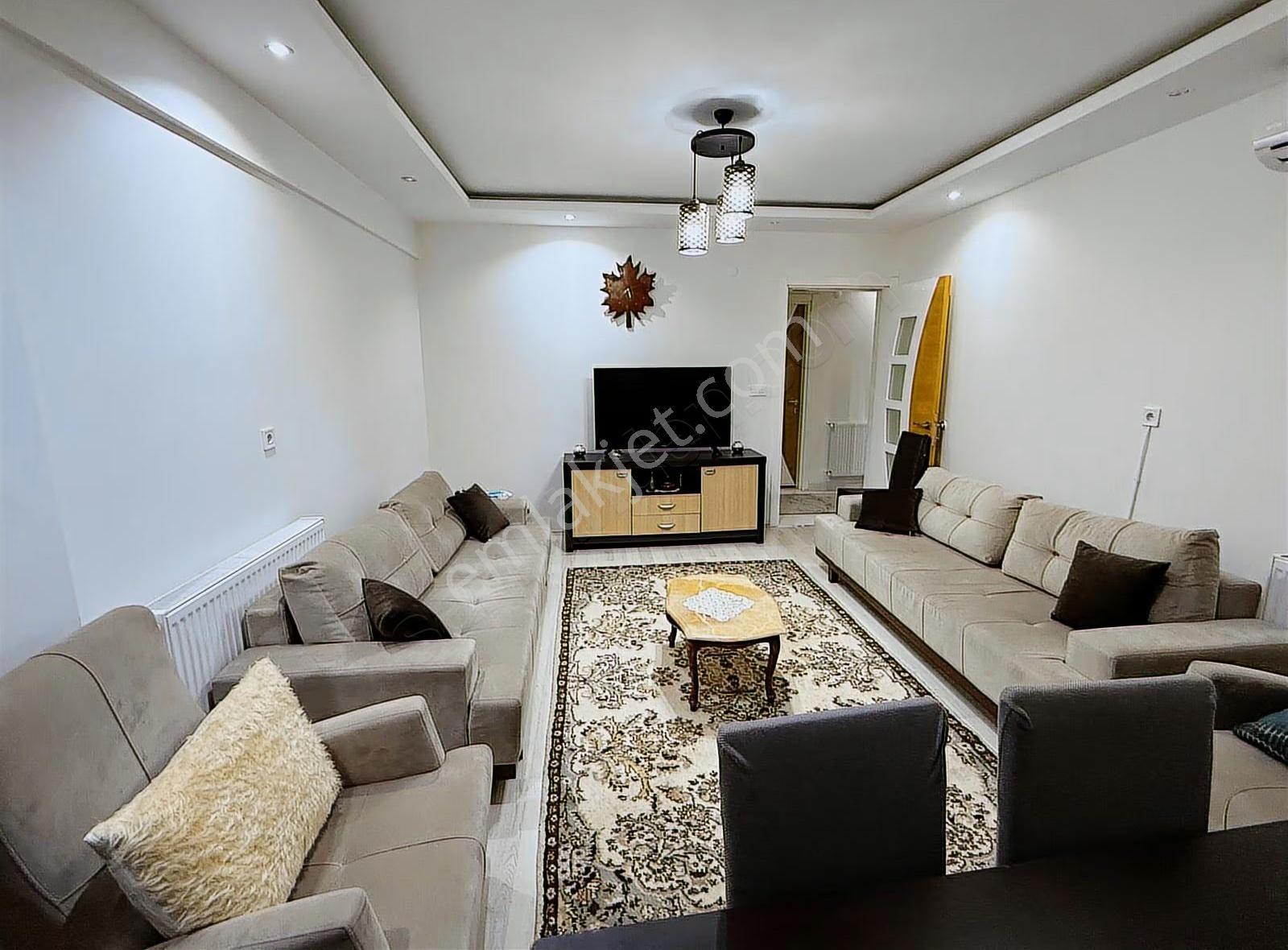 Karaman Mahallesi Pazaryeri Yakını 2+1 Arakat Kiralık Daire
