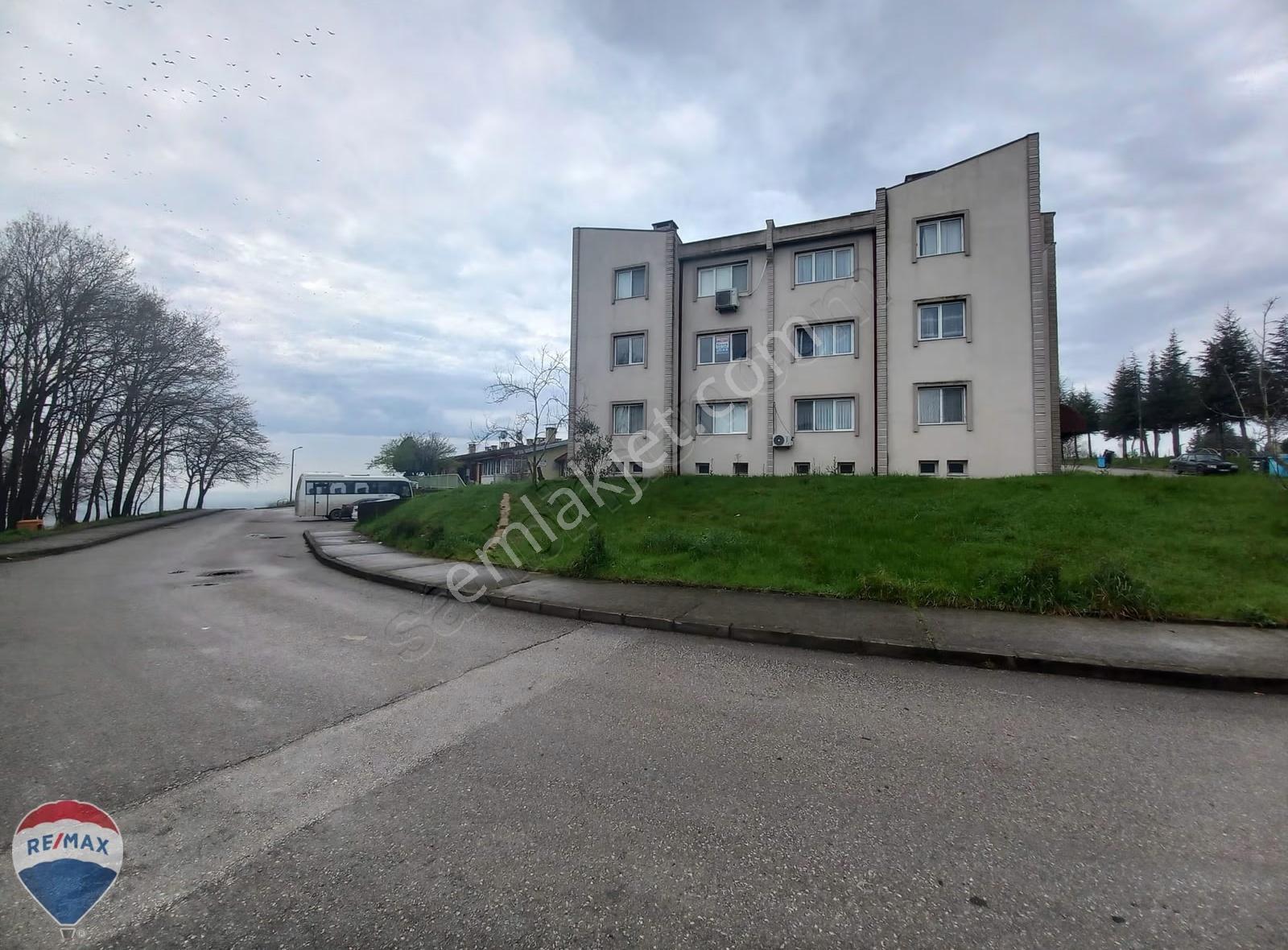 Remax Mavi-camili1 1554 Ada Seçmarket Karşısı Arakat Yenilenmiş - Görsel 3