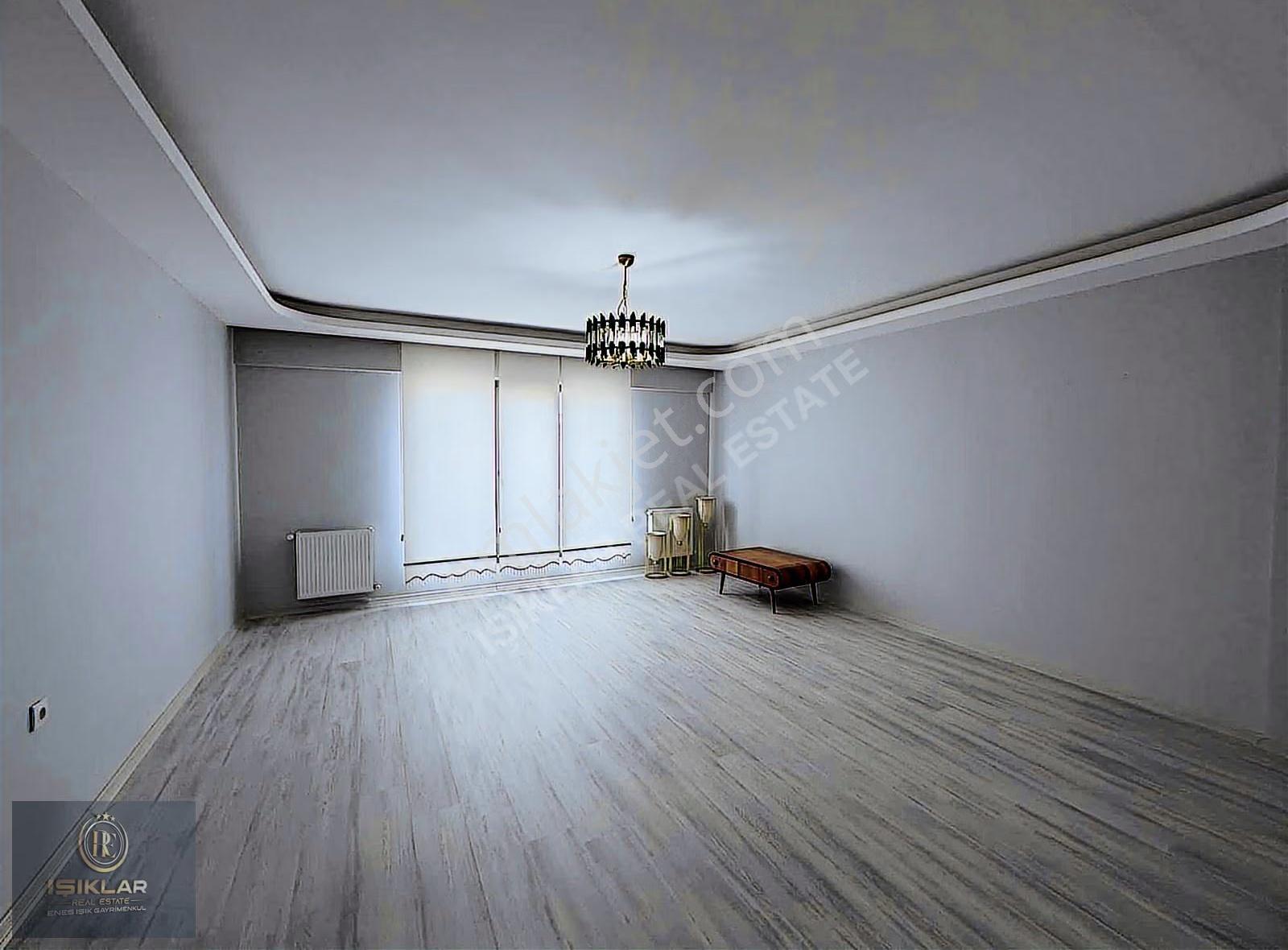 Enes Işık 'tan Yakınca Ana Cadde Kiralık 3+1 Daire - 160m² - Görsel 4