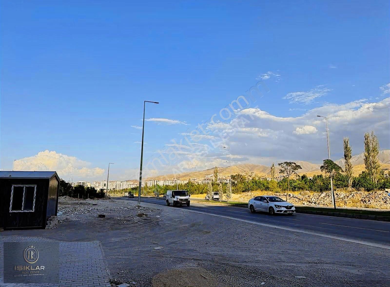 Enes Işık 'tan En İşlek Cadde Üzerinde Kiralık 500m² Dükkan - Görsel 17