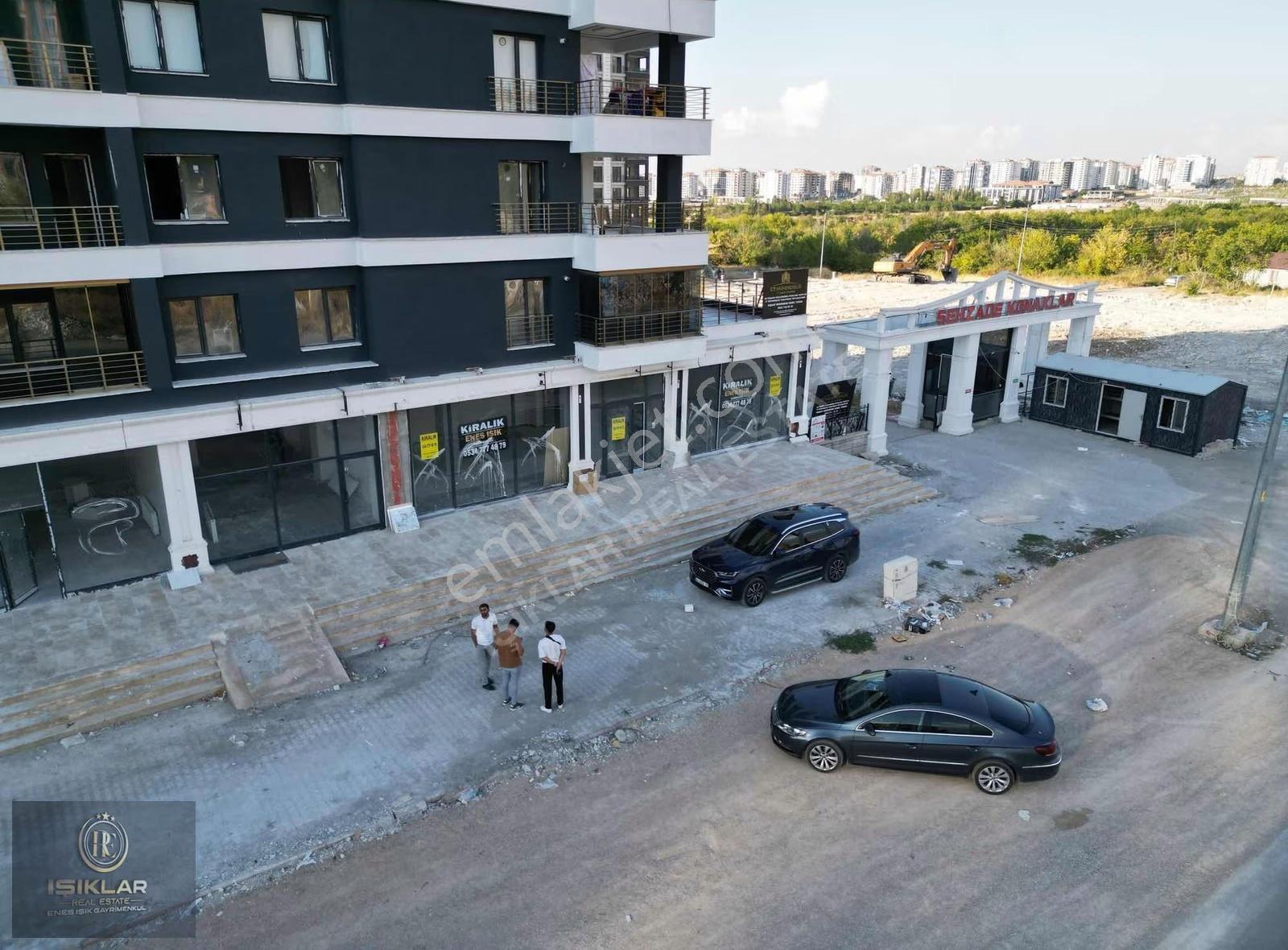 Enes Işık 'tan En İşlek Cadde Üzerinde Kiralık 500m² Dükkan - Görsel 2