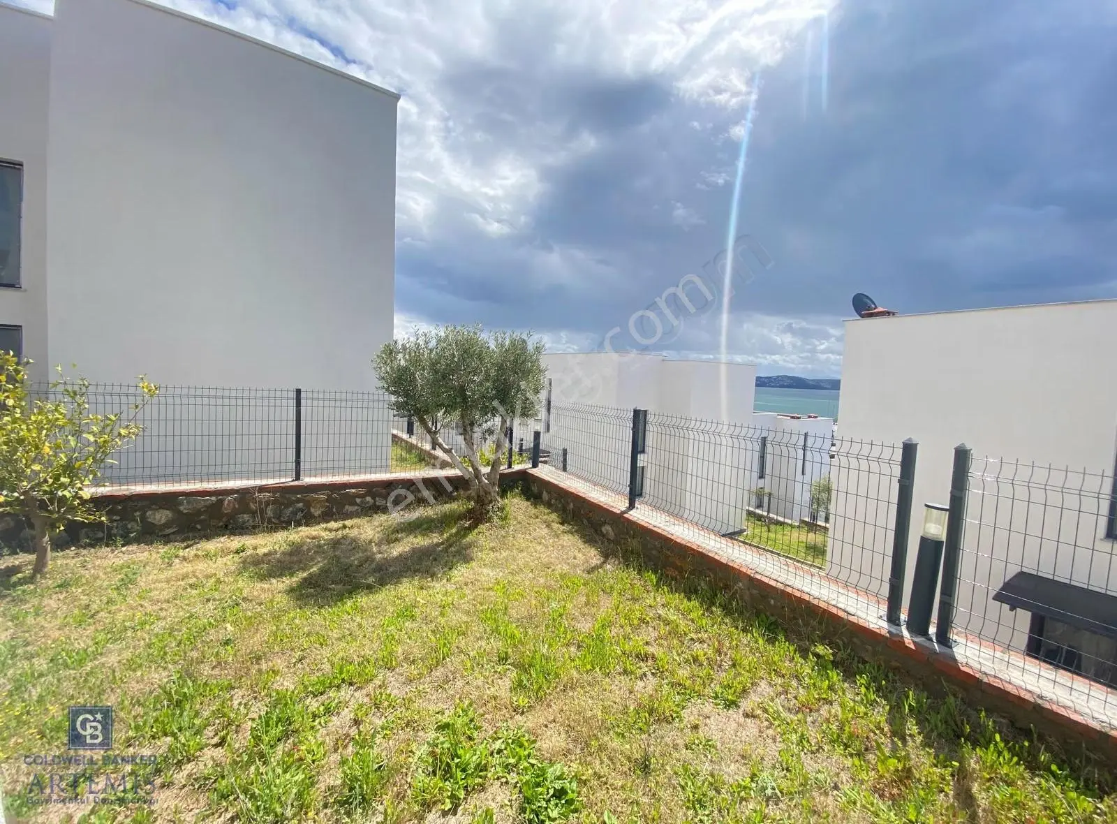 Kıyıkışlacık Atasayanlar Plajlı Sitede Yazlık 1+1 Bahçe Katı