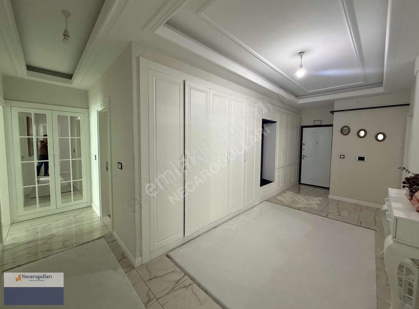 Necaroğullarından Mastfroş Caddesinde Satılık 3,5+1 Daire - Görsel 2