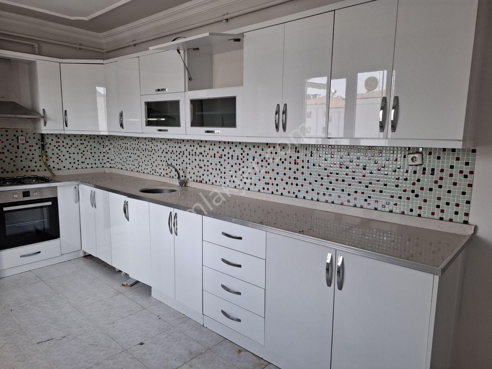 Hakev'den Erdemoğlu Merkezi Konumda Kiralık 3+1 Geniş Daire - Görsel 16