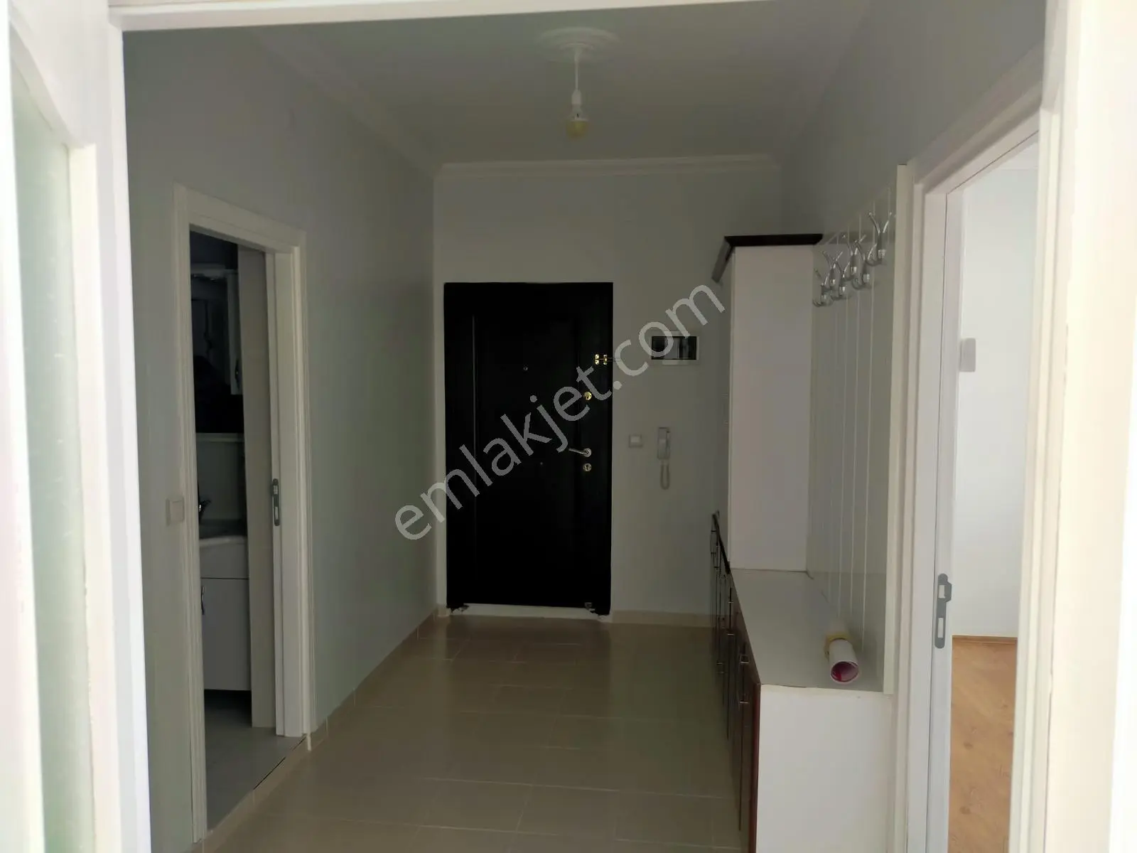 Konya Beyşehir Yeni Mahallede Satılık Bakımlı Ferah Daire 3+1 - Görsel 2