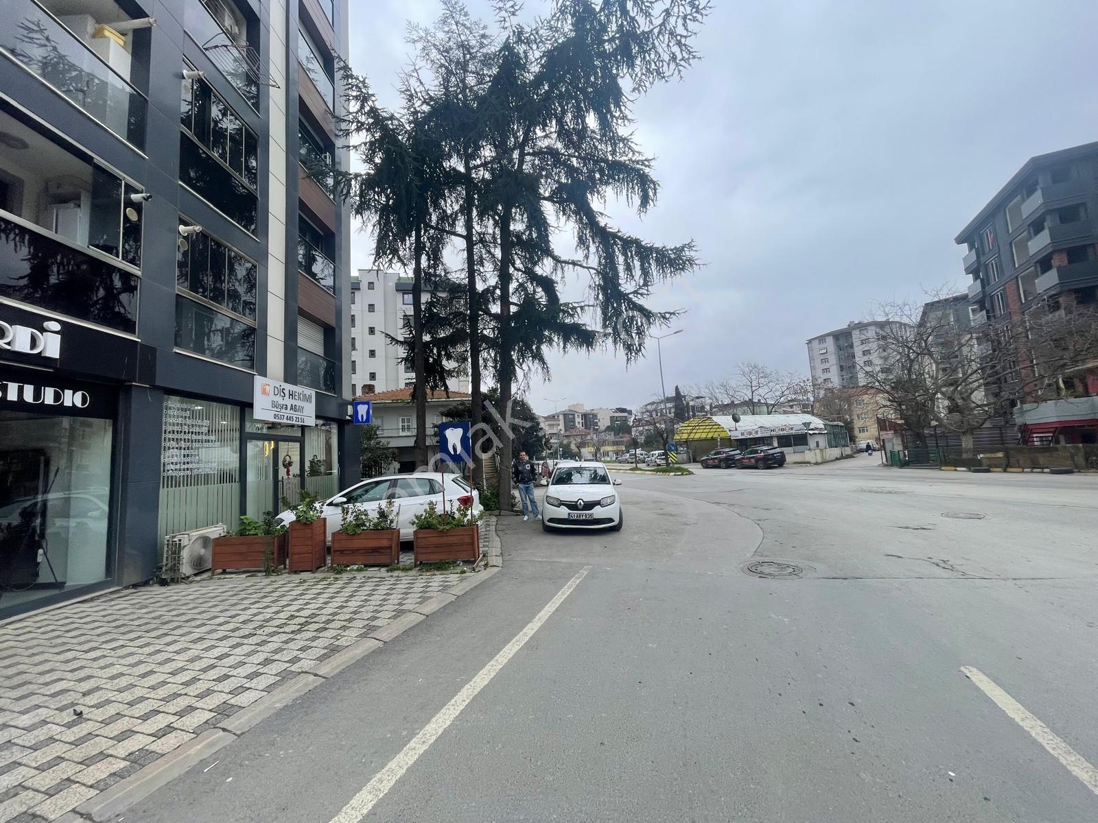 Yeni Mah'de Cadde Üzerinde Kira Getirili İskanlı Dükkan - Görsel 32