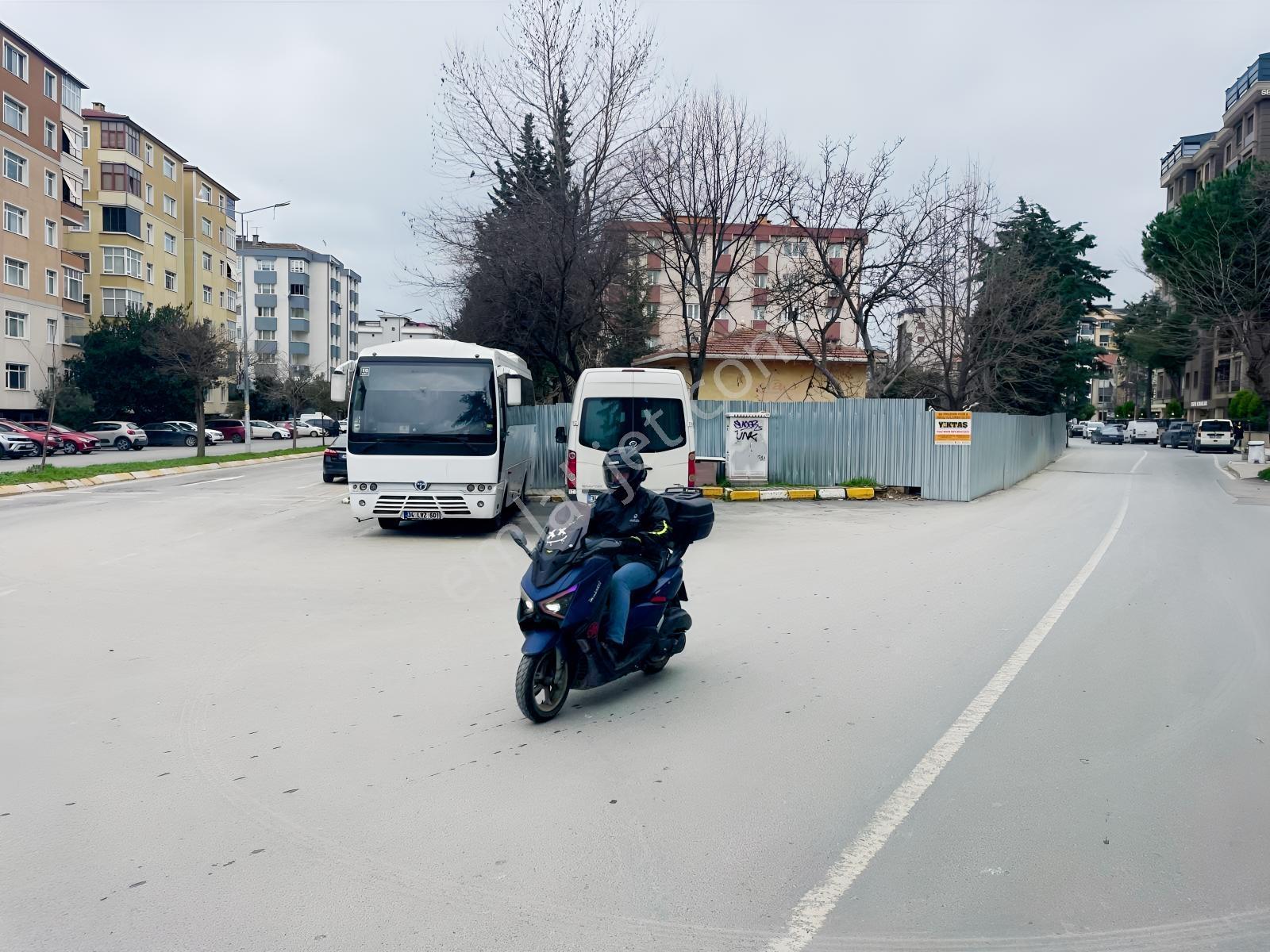 Yeni Mah'de Cadde Üzerinde Kira Getirili İskanlı Dükkan - Görsel 15