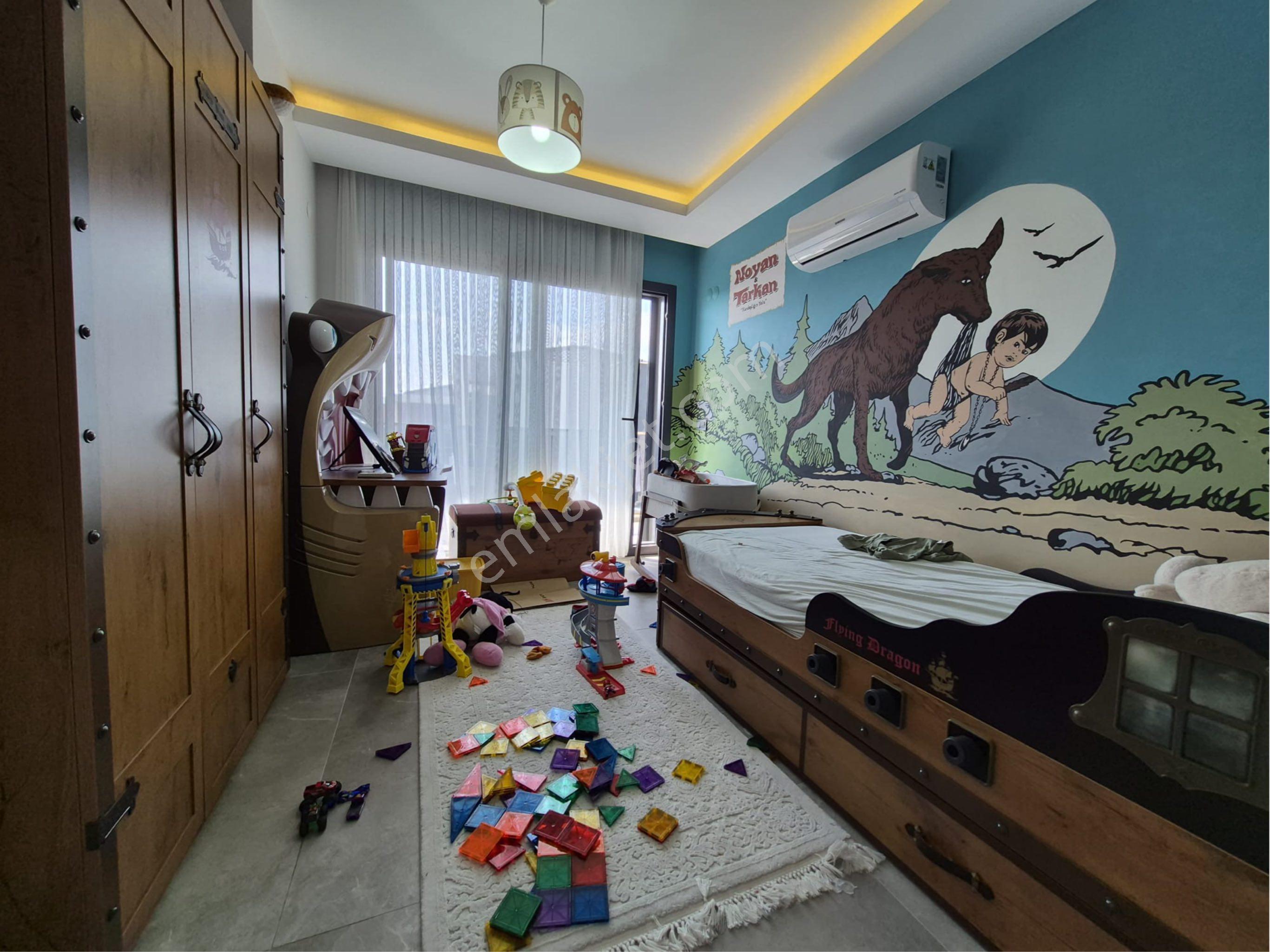 Davutlar Sahılı’nde Köşe Konum 3+1 Villa - Görsel 21
