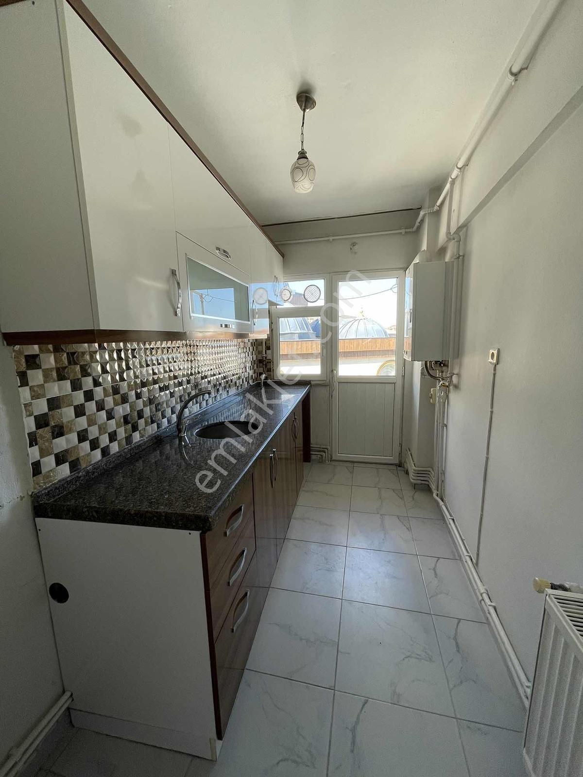 Bahçelievler Mahallesin'de 2+1 Kiralık Daire ( Merkezi Konum ) - Görsel 2