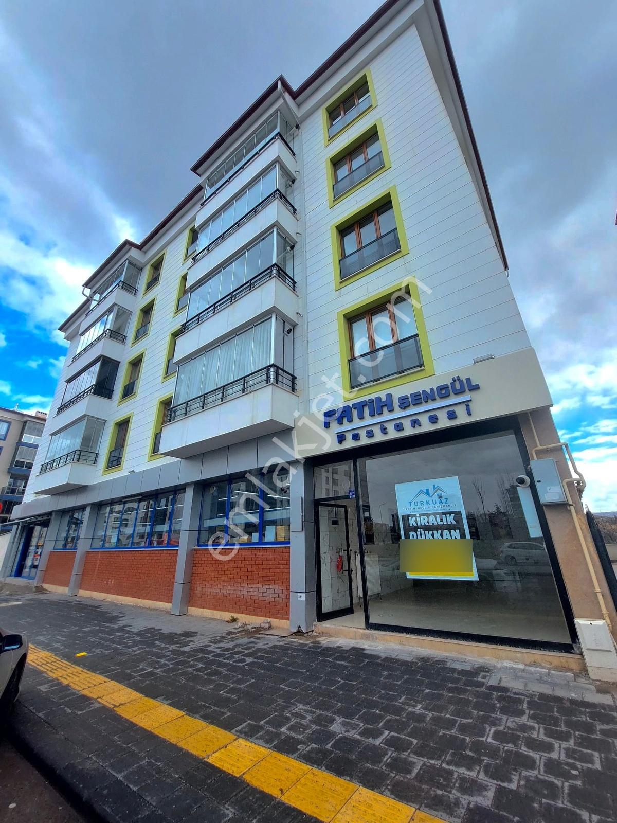 Turkuaz'dan Hastane Yanı Şifa Caddesi Üzerinde Kiralık Dükkan