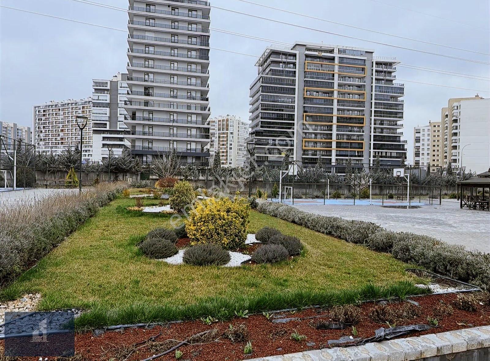 Kadir Dikici'den Güzelkentte Satılık Park Manzaralı 3+1 Daire - Görsel 25