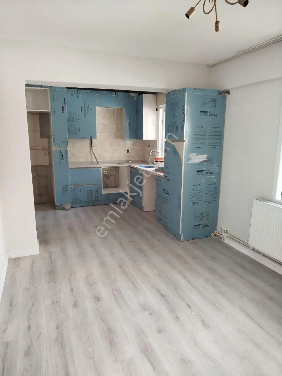 İzmir Buca Yıldız 105 Mk Temiz D Gazlı 2+1 Giriş Kat
