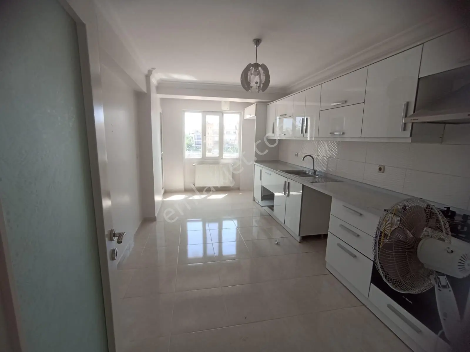 Aydın Efeler'de Satılık 3+1 Daire, 185m², Merkezi Konum
