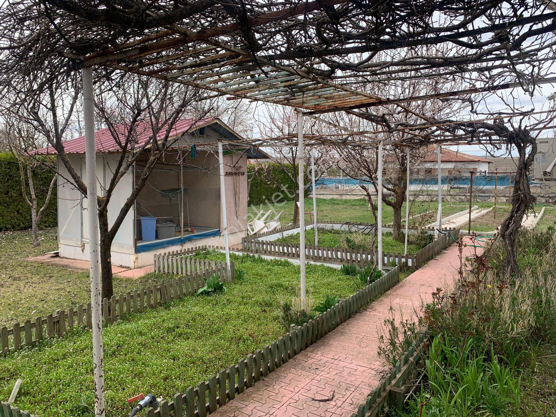 İmişehir Köy İçi, Köşebaşı 3 Katlı Ev - Görsel 10