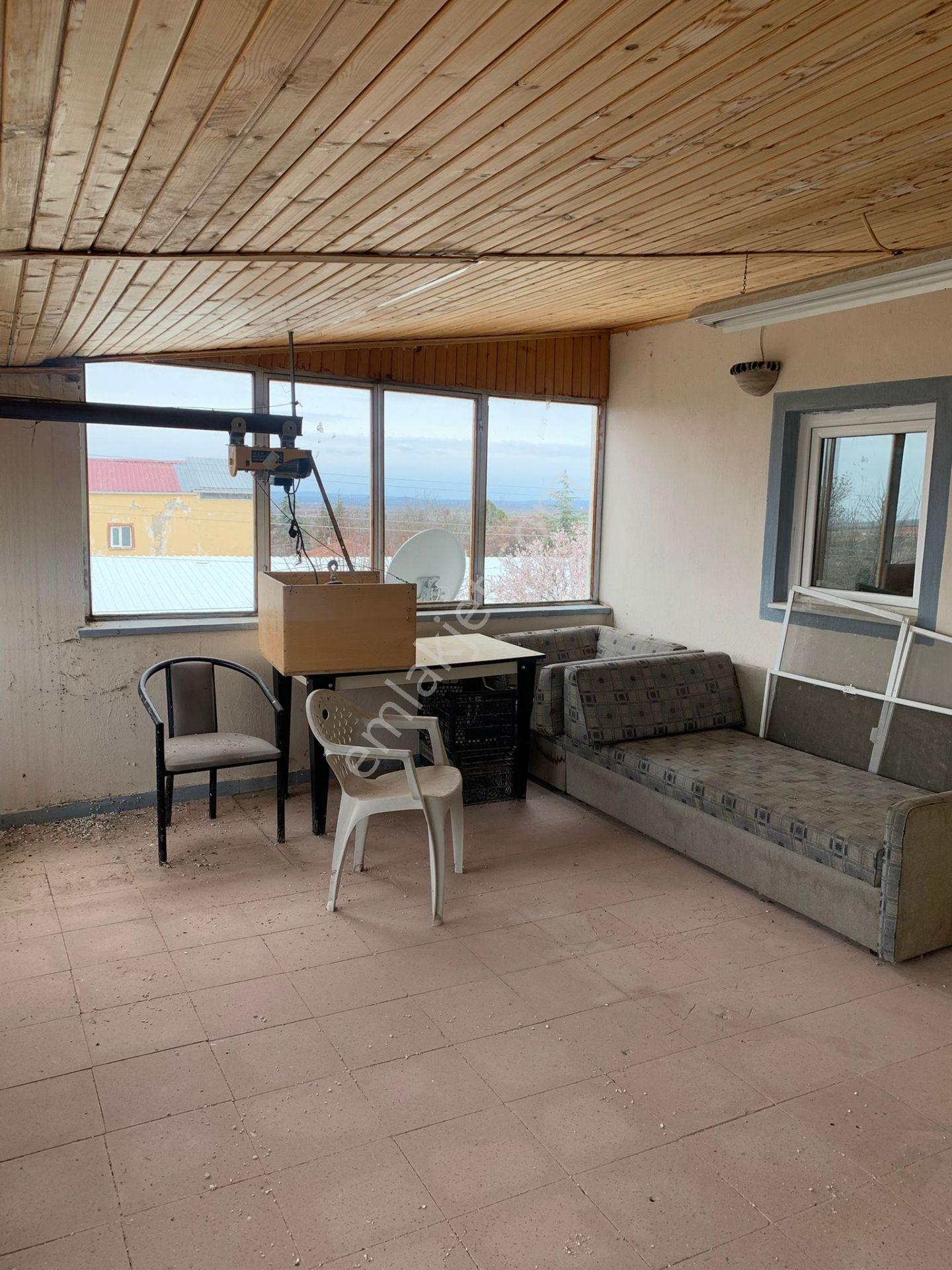 İmişehir Köy İçi, Köşebaşı 3 Katlı Ev - Görsel 31