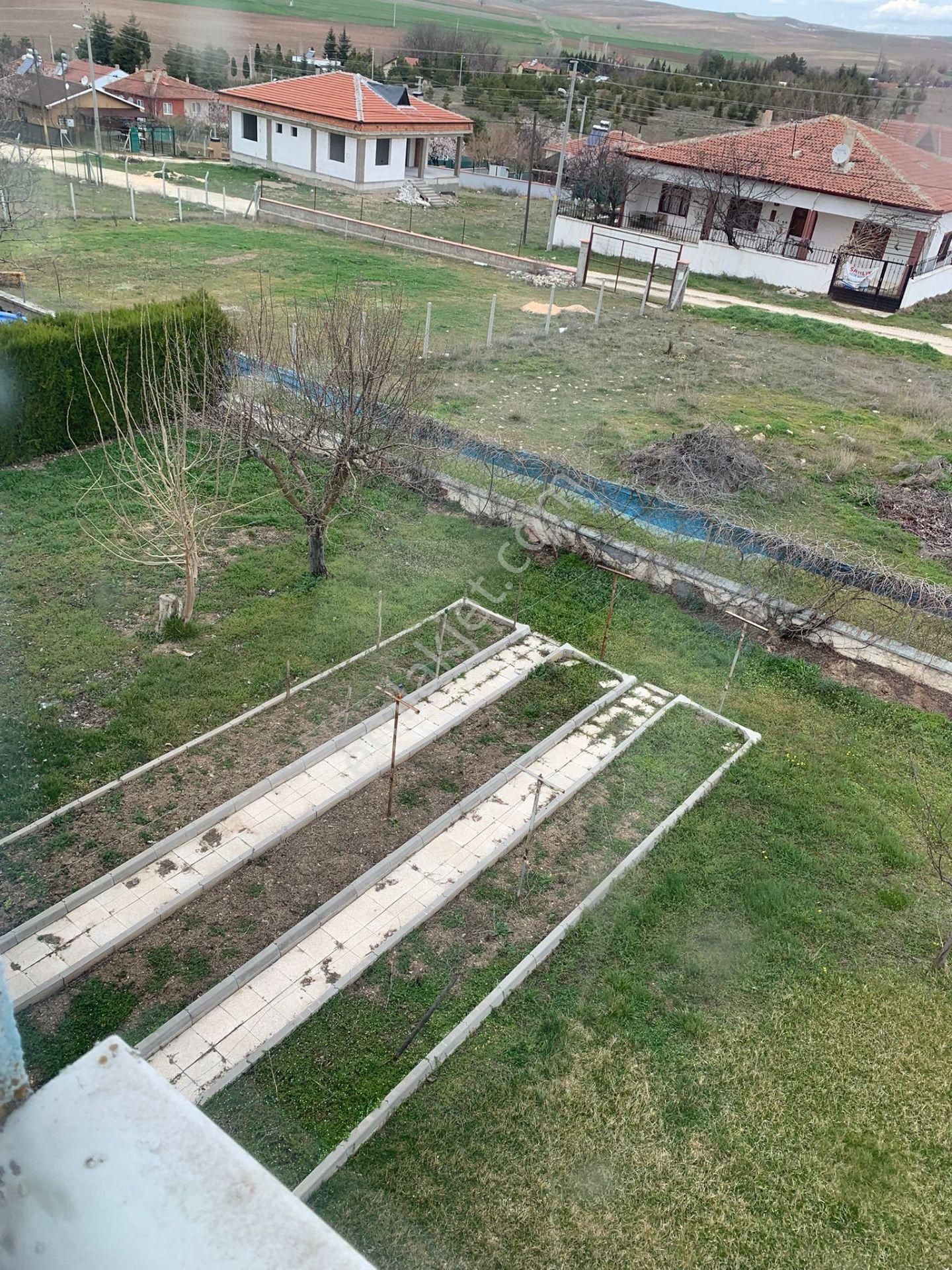 İmişehir Köy İçi, Köşebaşı 3 Katlı Ev - Görsel 33