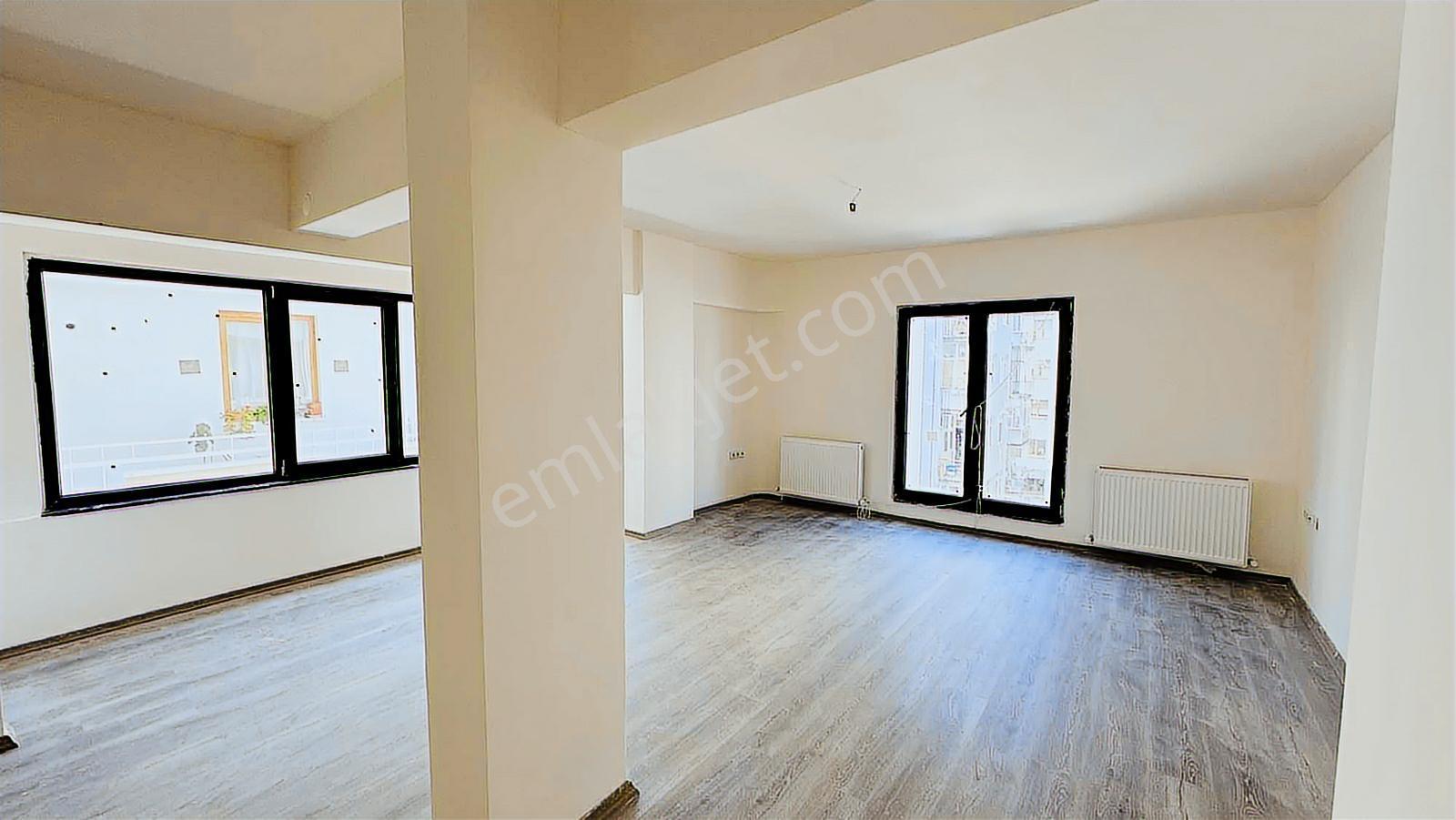 Can / Remax 56'lar Samsun Merkezde Kiralık 105m² Ofis Ve Katları - Görsel 3