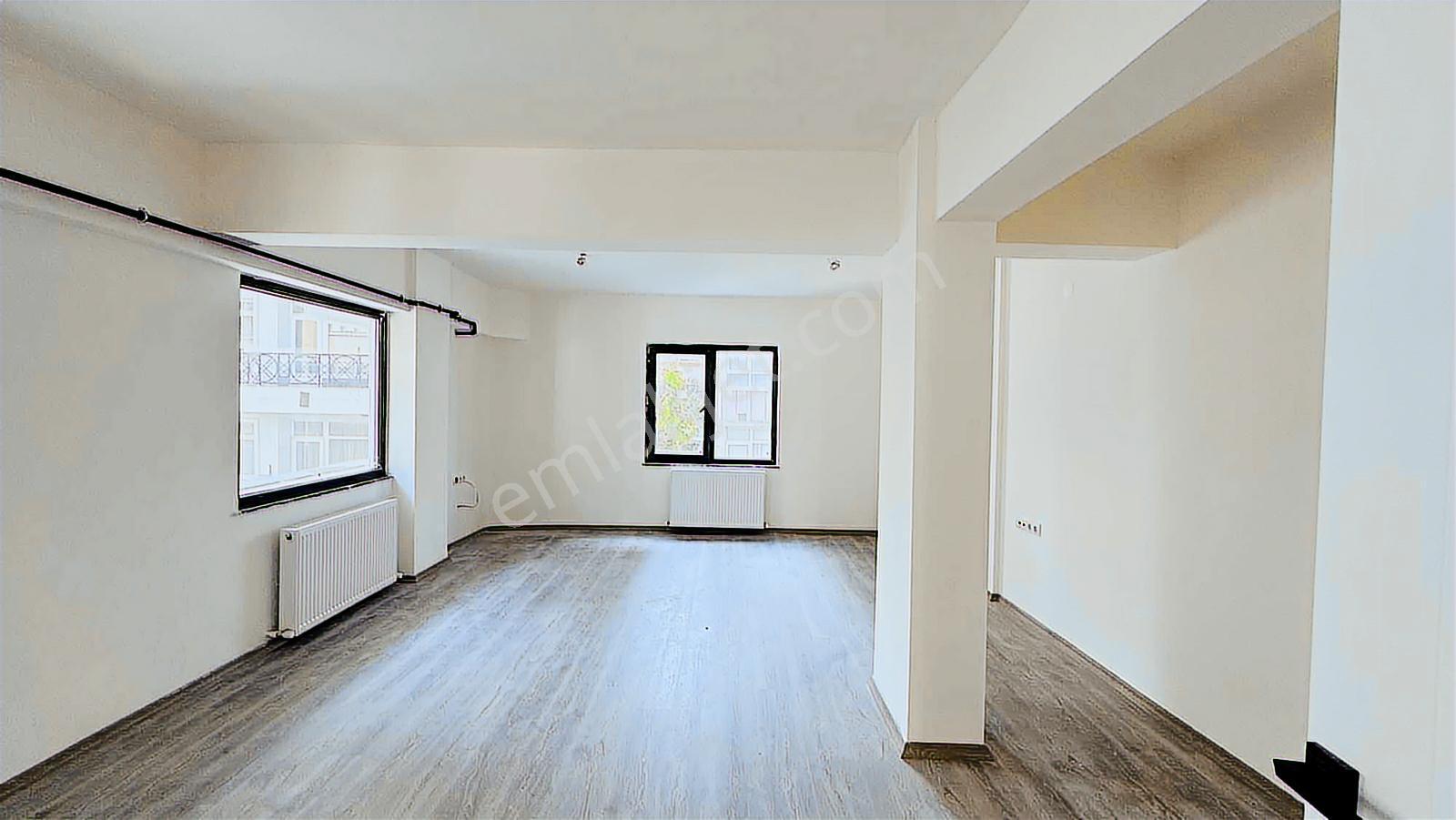 Can / Remax 56'lar Samsun Merkezde Kiralık 105m² Ofis Ve Katları - Görsel 9
