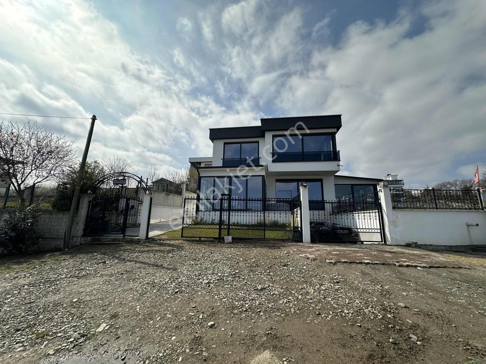 Özel Yapım Villa Satılık 4+1